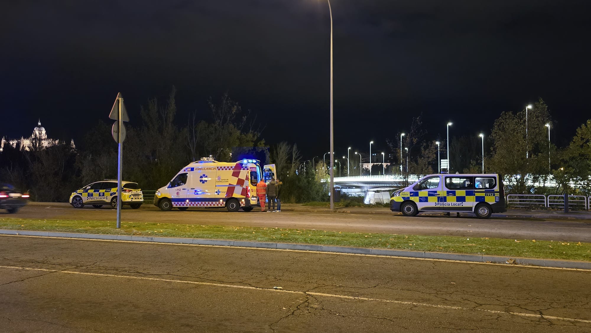 Tres vehículos implicados en un accidente de tráfico en la glorieta Leonardo Da Vinci. Fotos Andrea M.  (2)