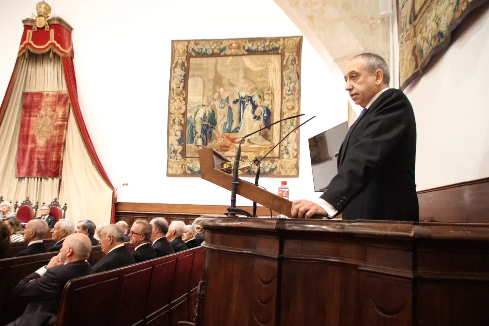 El Dr. Ignacio Jesús Dávila González, ingresa en la Real Academia de Medicina de Salamanca