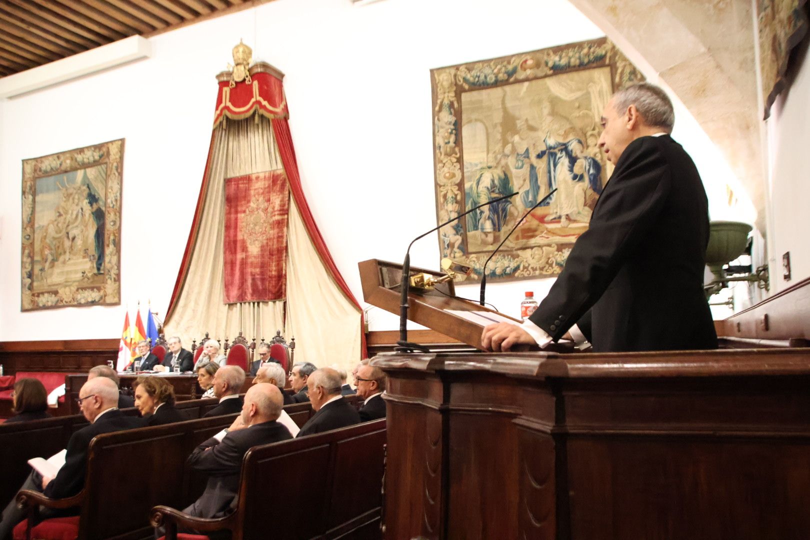 El Dr. Ignacio Jesús Dávila González, ingresa en la Real Academia de Medicina de Salamanca