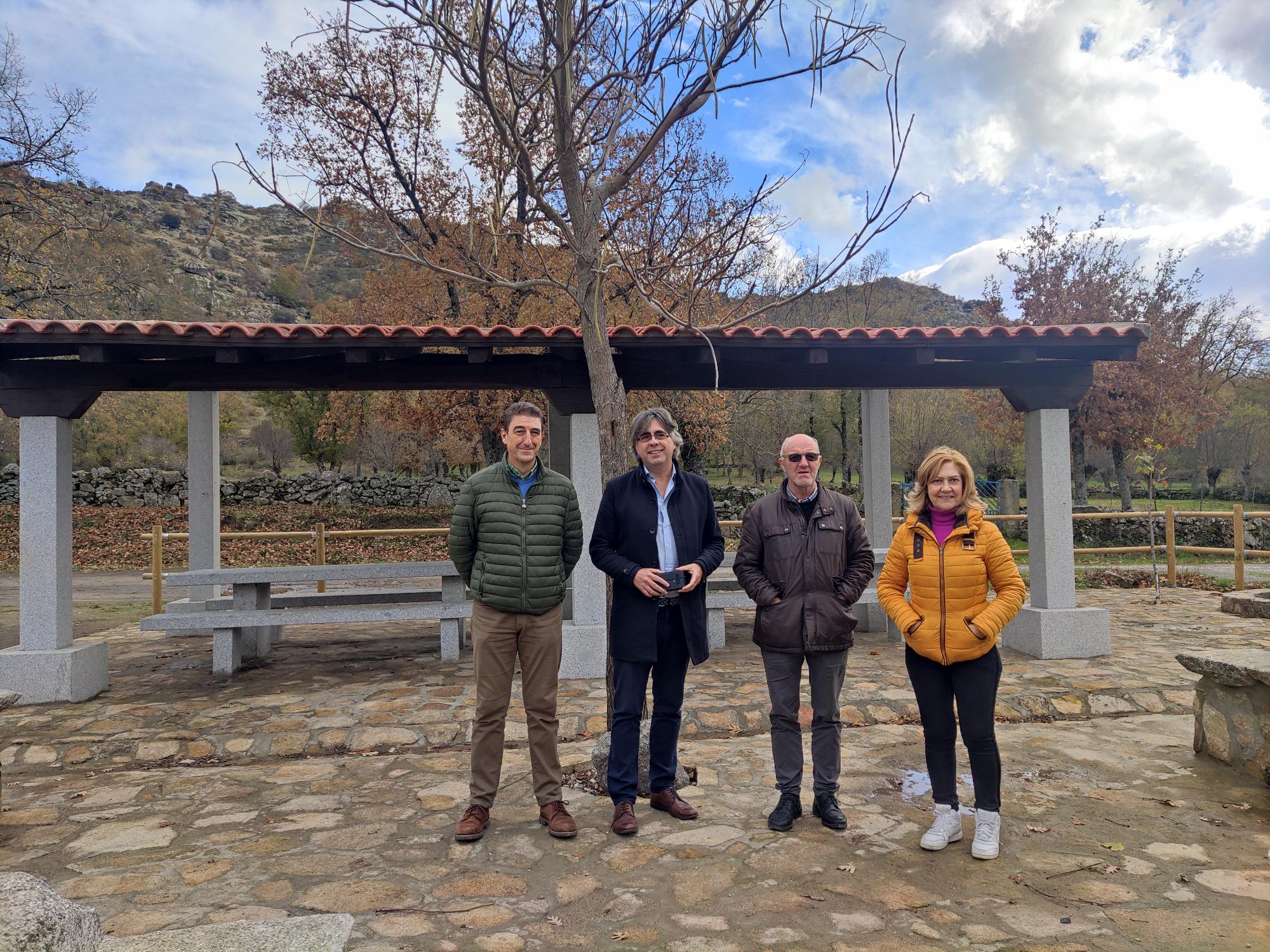 Béjar presenta la nueva zona de recreo en el paraje del Cotillo. Foto Ayuntamiento de Béjar 