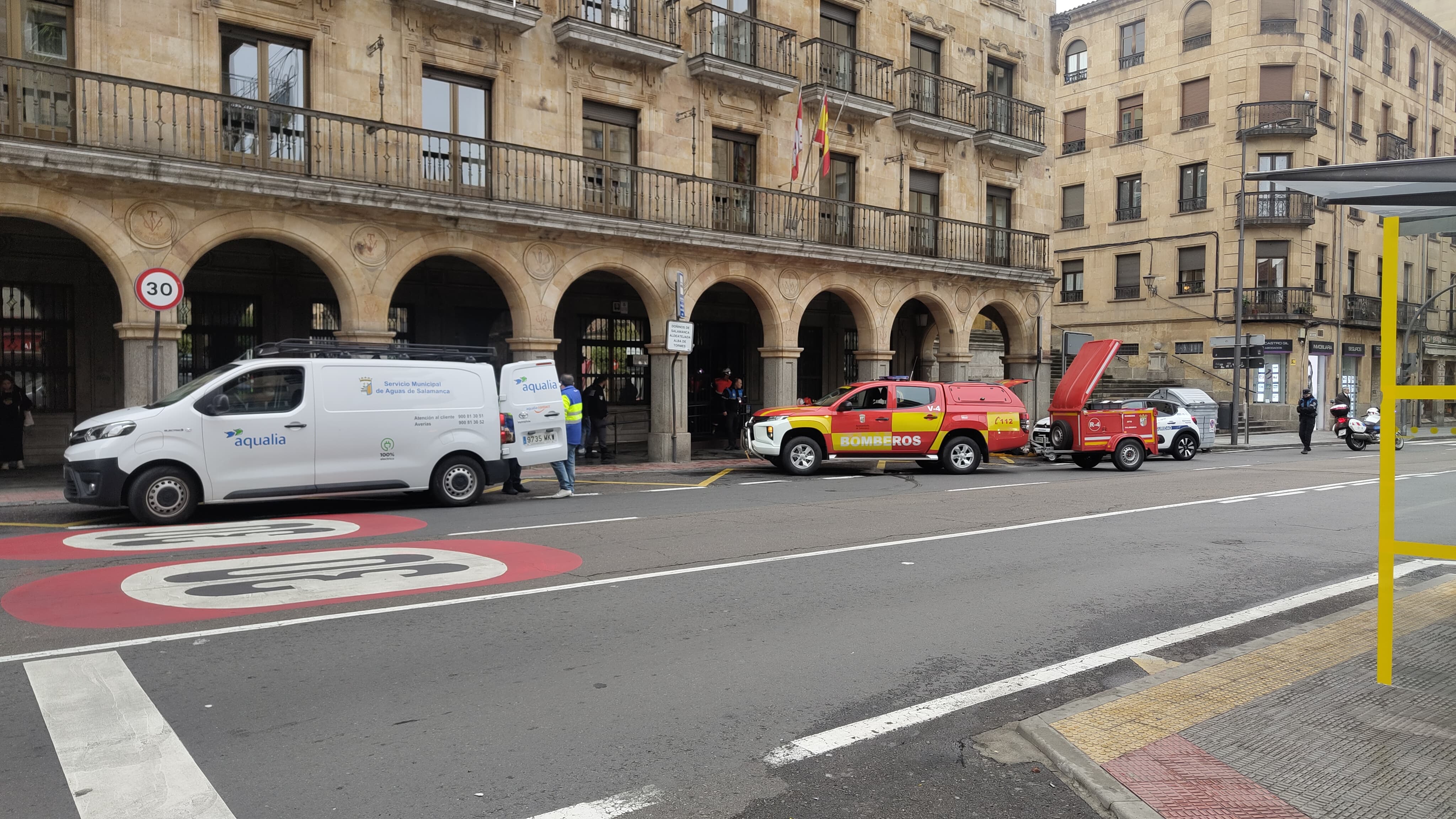 Fuga de agua en Gran vía