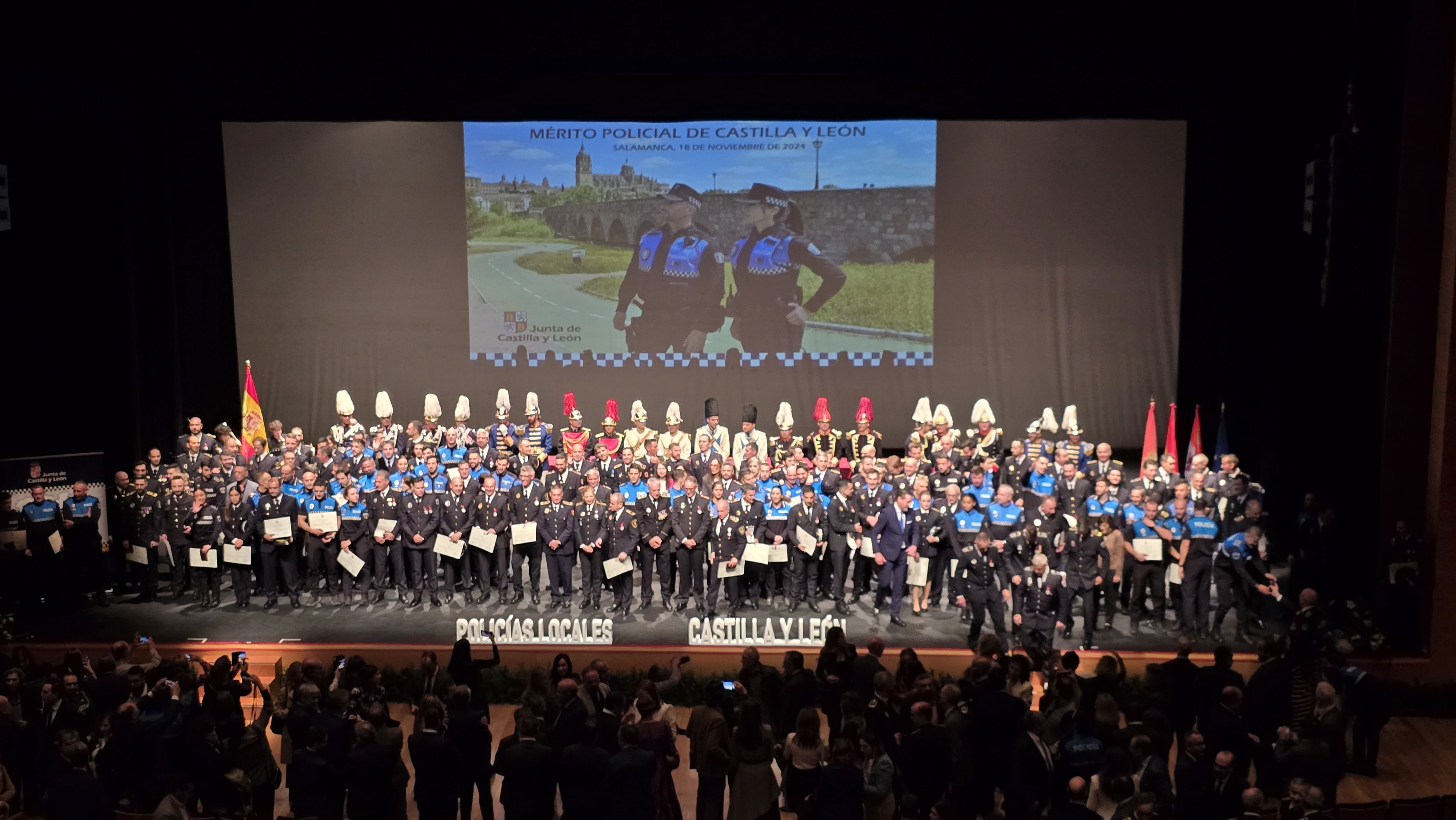 Entrega de las medallas a policías locales de Castilla y León