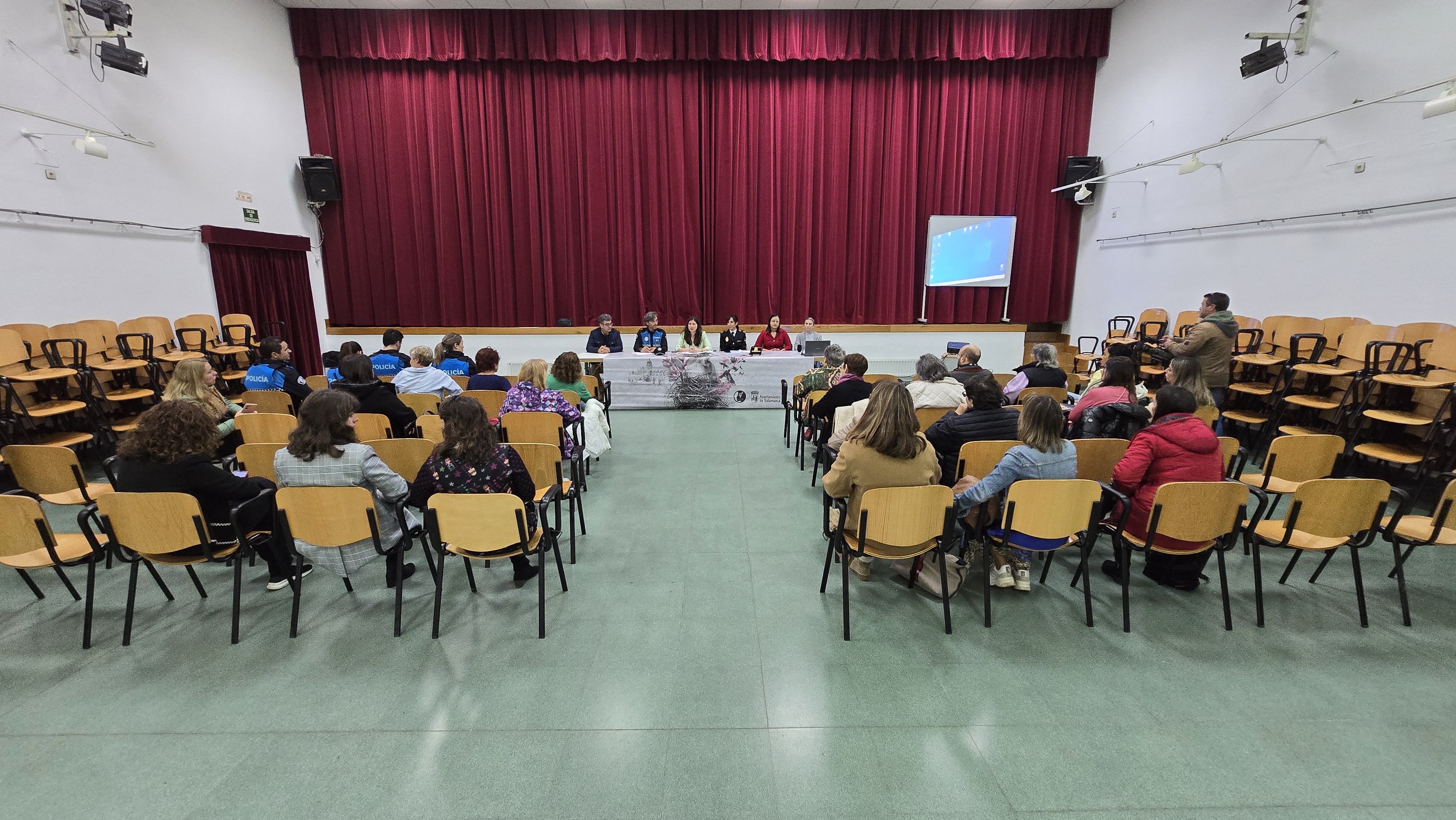 Mesa redonda ‘Trata de personas con fines de explotación sexual’ de la Escuela Municipal de Igualdad