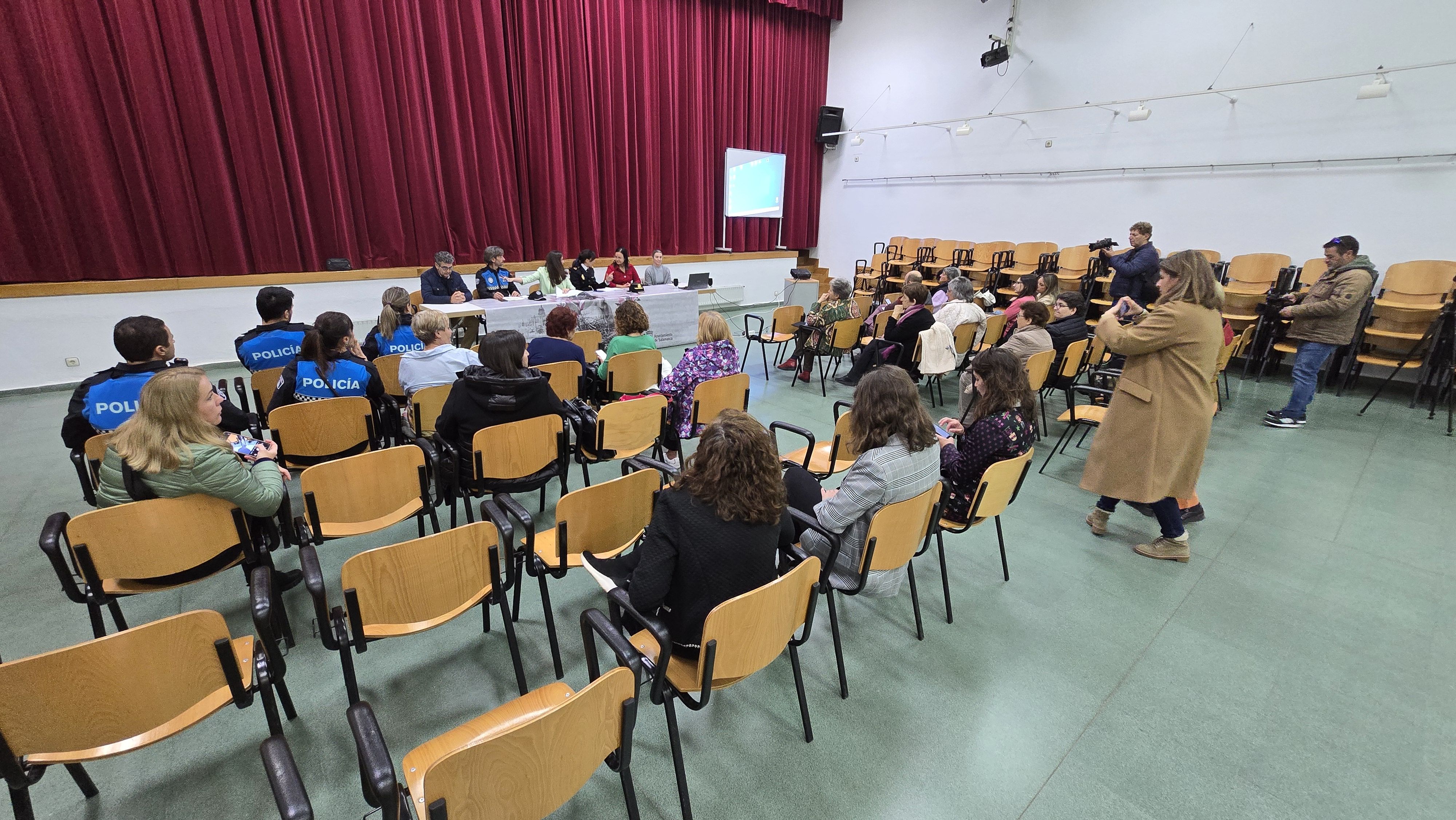 Mesa redonda ‘Trata de personas con fines de explotación sexual’ de la Escuela Municipal de Igualdad