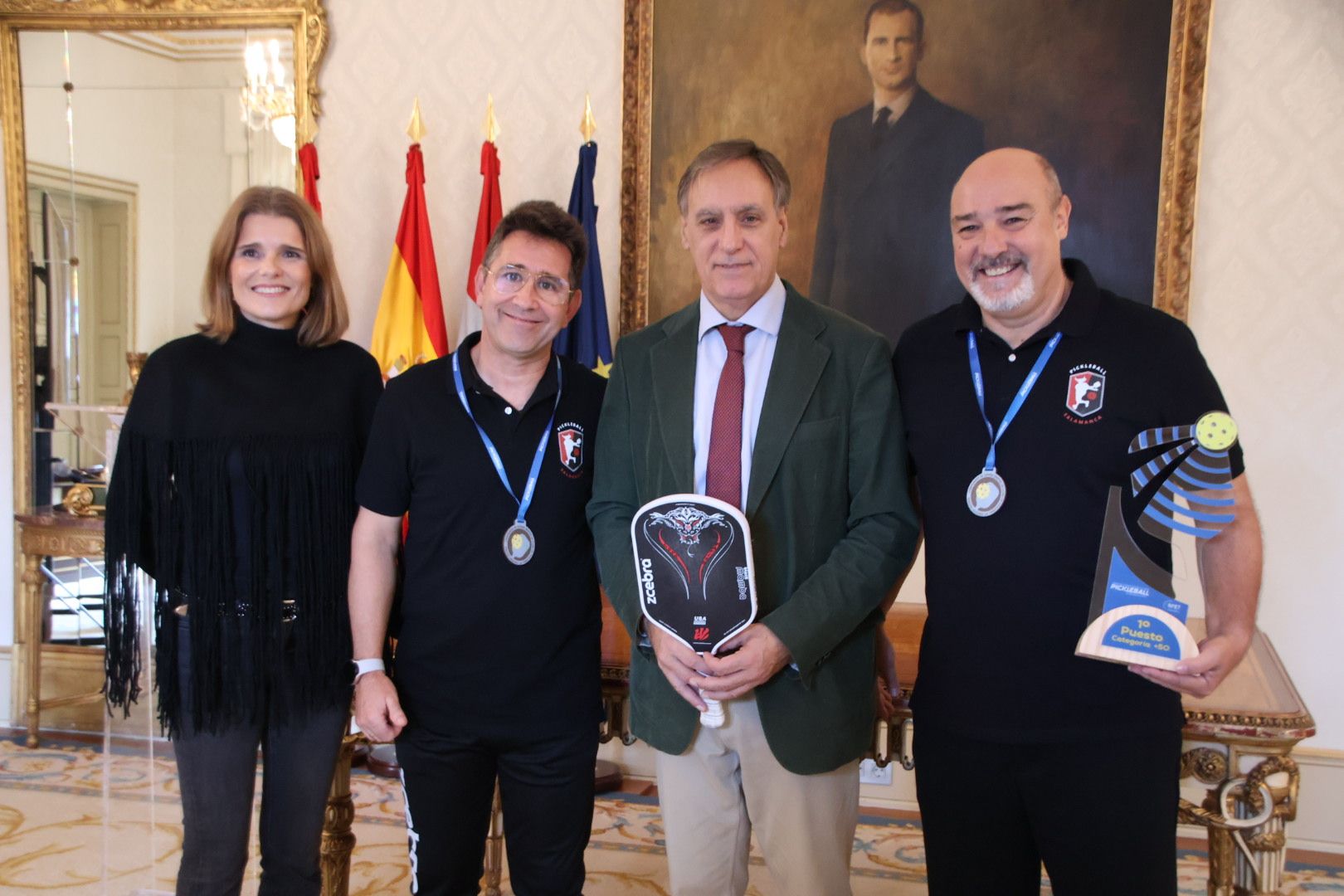 Carlos García Carbayo, recibe a campeones de España de pickleball por clubes en la categoría de +50