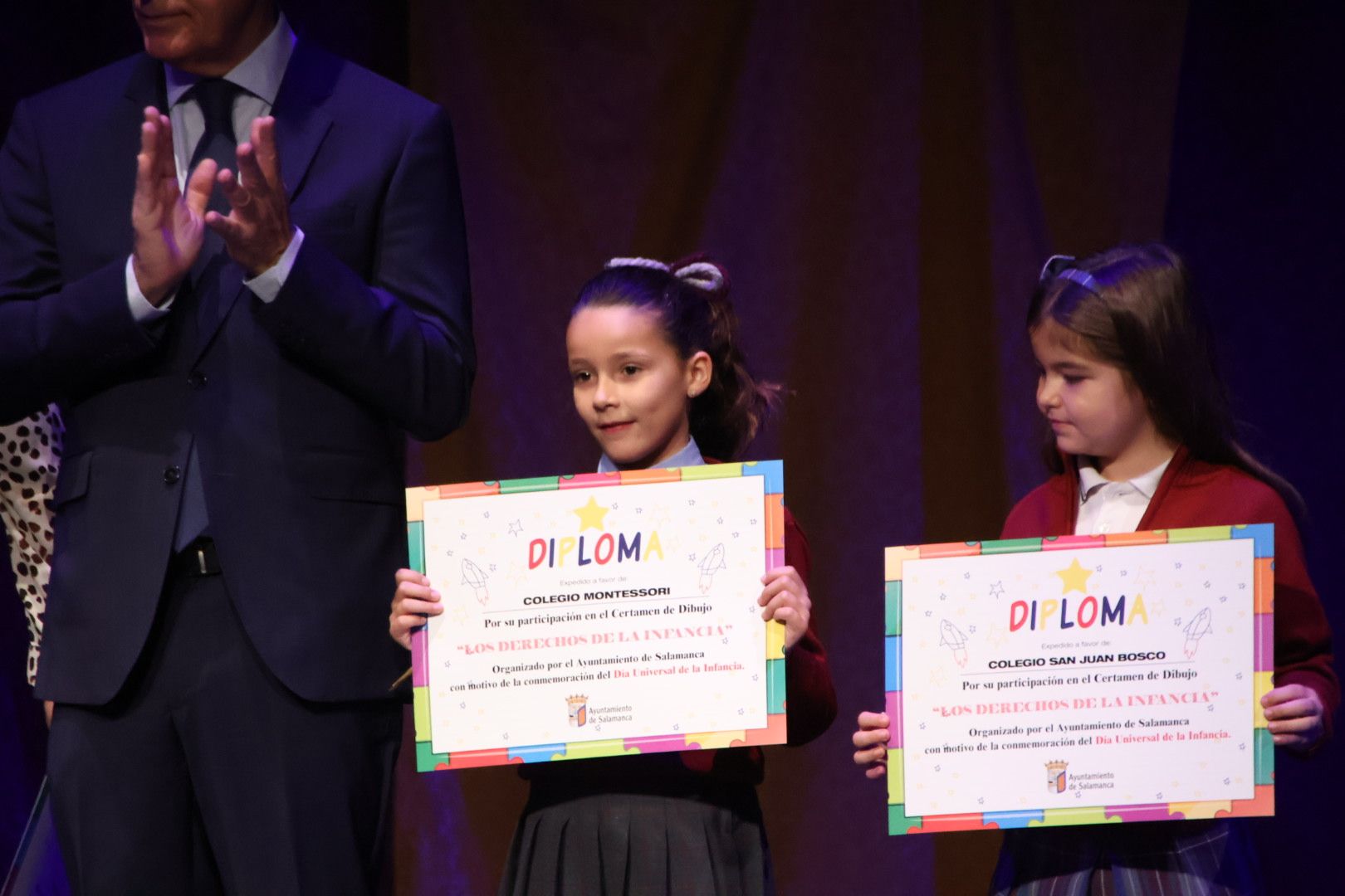 Entrega de reconocimientos del concurso escolar con motivo del Día Universal de la Infancia