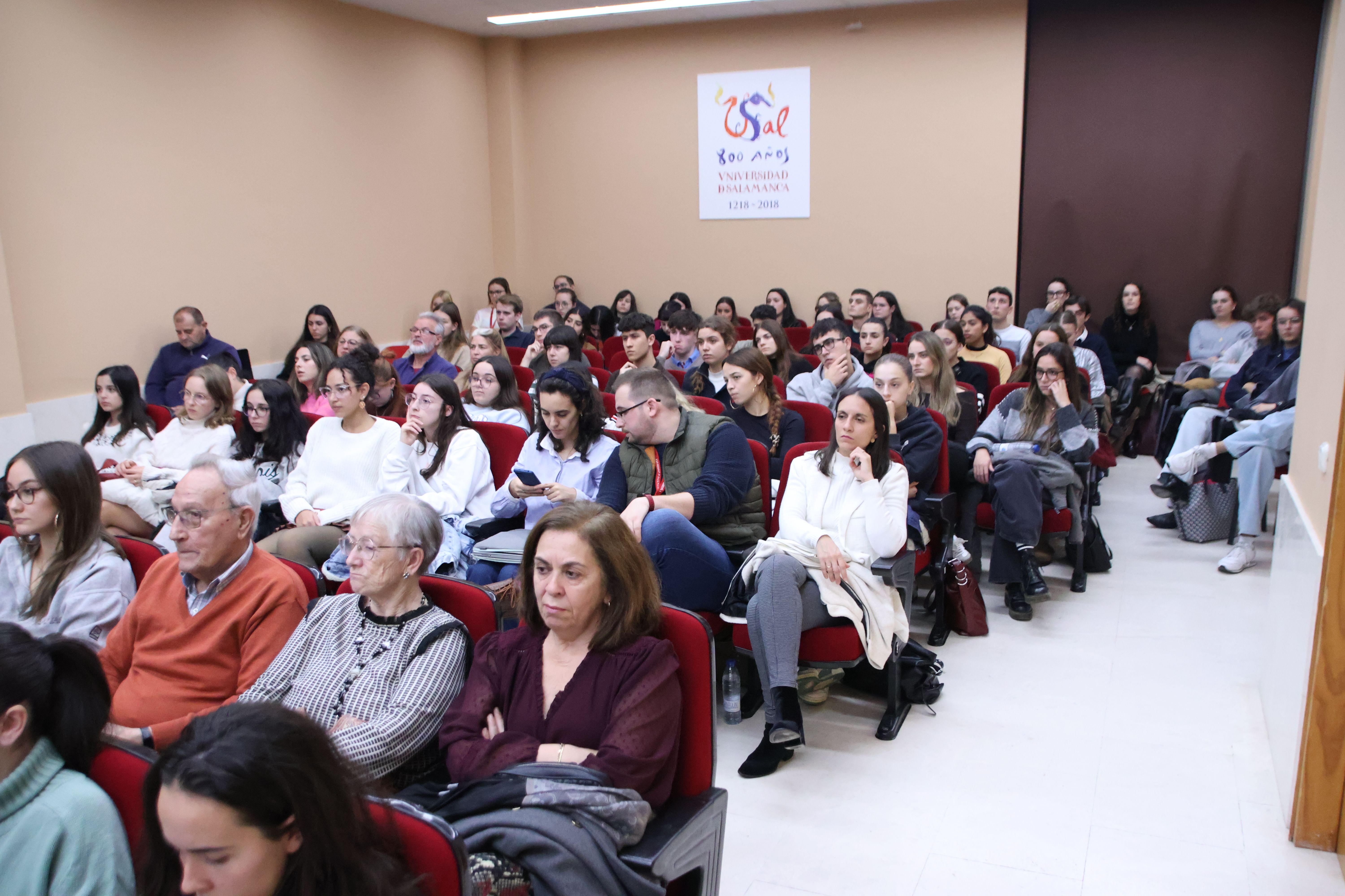 Mesa redonda “Terrorismo y sociedad”, organizada por la cátedra Almirante Martín Granizo y el Centro Memorial de las Víctimas del Terrorismo