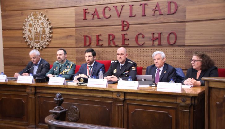 Mesa redonda “Terrorismo y sociedad”, organizada por la cátedra Almirante Martín Granizo y el Centro Memorial de las Víctimas del Terrorismo