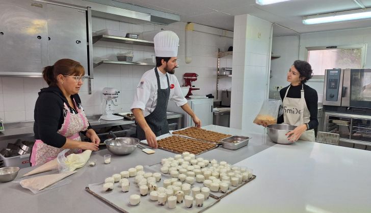 Escuela de Hostelería de Santa Marta, preparación de postres con setas