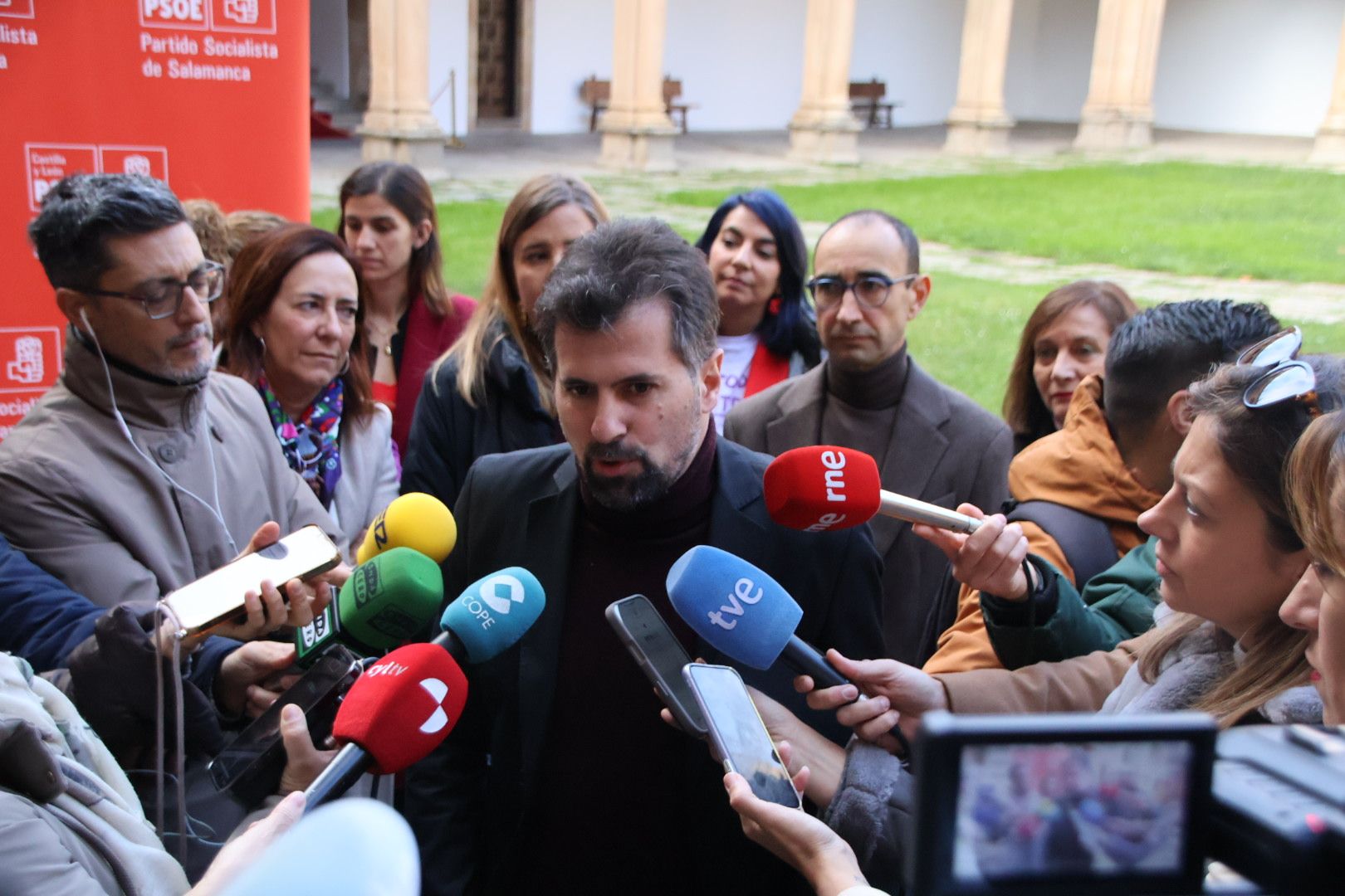 Charla de la directora general de la Mujer, Cristina Hernández, en el Colegio Fonseca de Salamanca