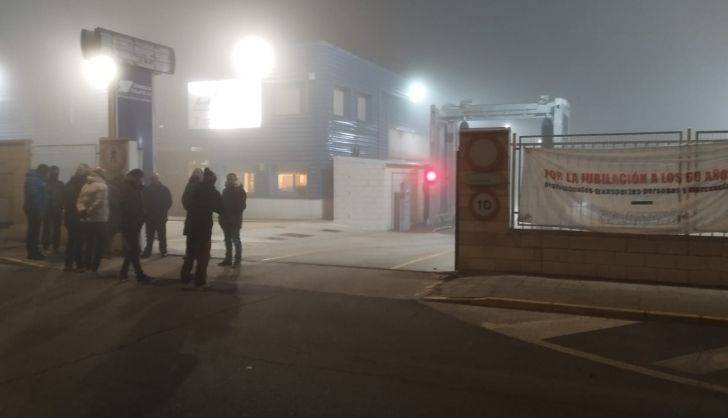 Huelga de autobuses a las puertas de las cocheras de ‘Salamanca de Transportes’, 28 de noviembre de 2024