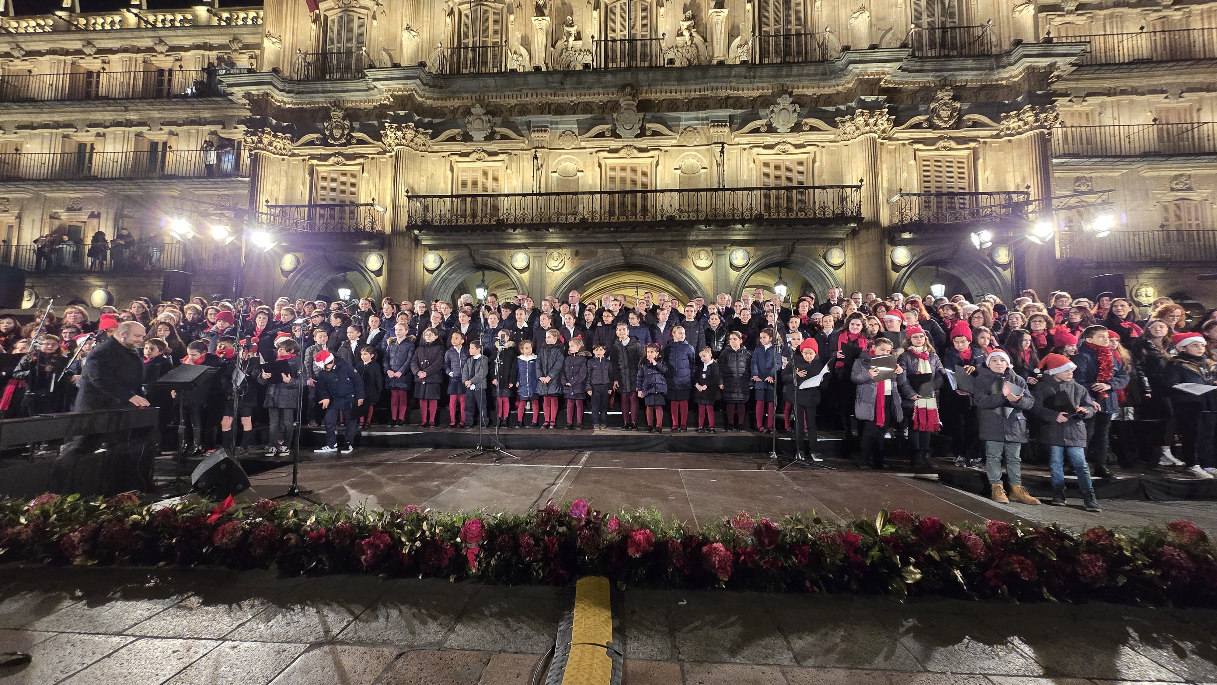 Inauguración iluminación navideña en la Plaza Mayor de Salamanca, noviembre 2024. Fotos Andrea M.