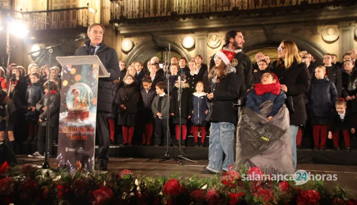 Inauguración iluminación navideña en la Plaza Mayor de Salamanca, noviembre 2024. Fotos Andrea M.