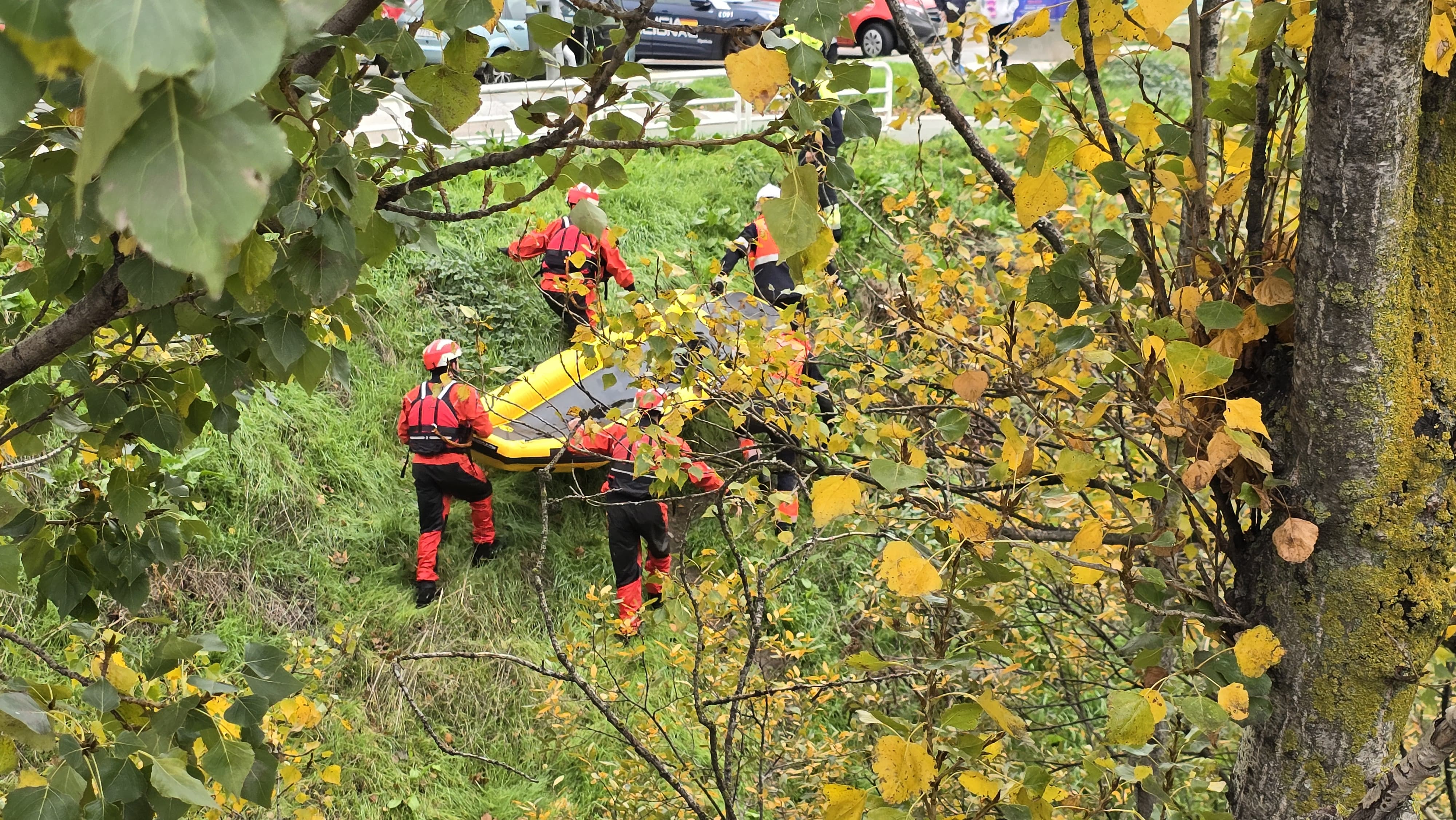 Amplio dispositivo de emergencias tras arrojars euna mujer al río Tormes