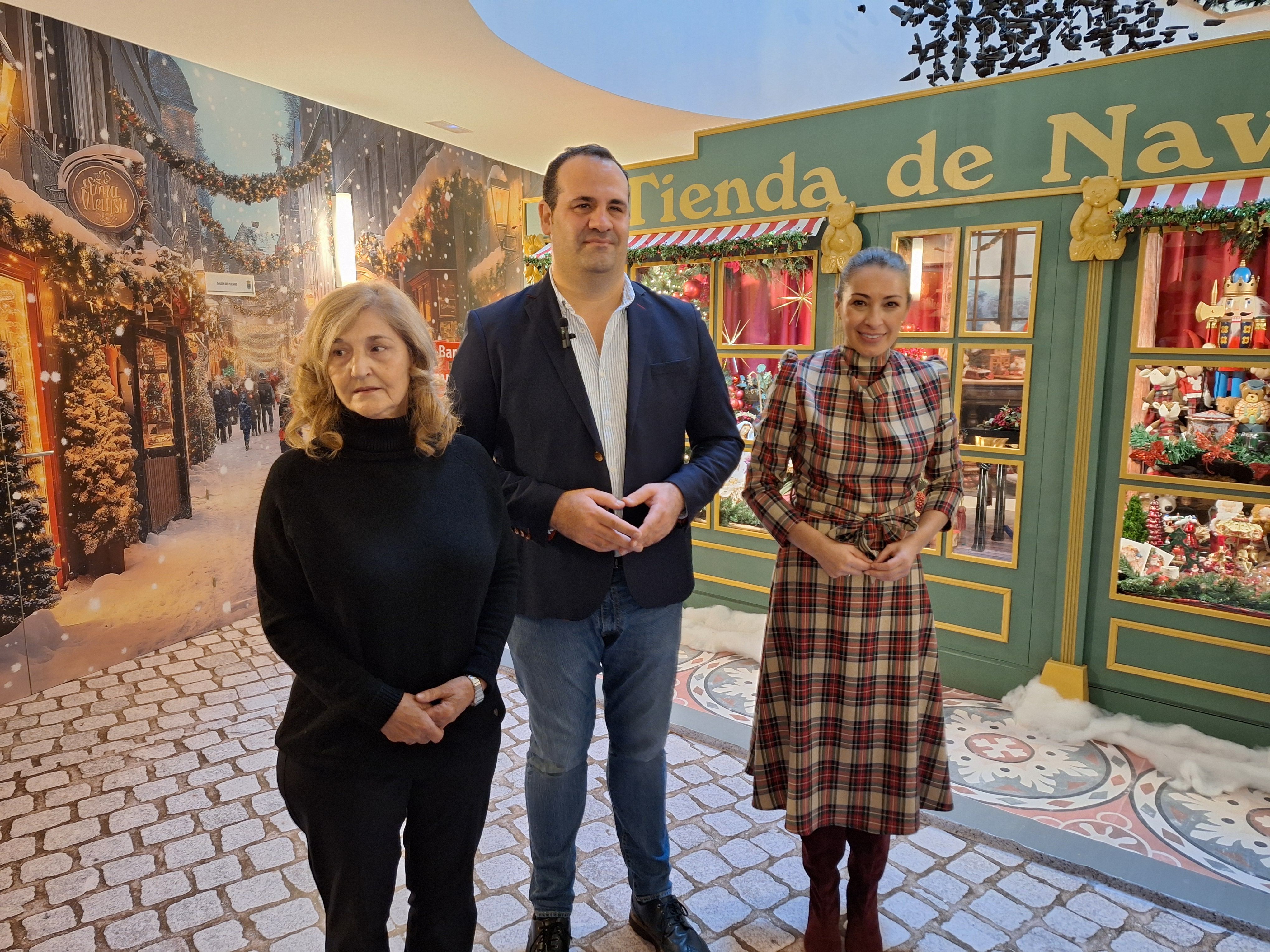 Belén Navideño y decoración tienda juguetes en el Ayuntamiento de Santa Marta