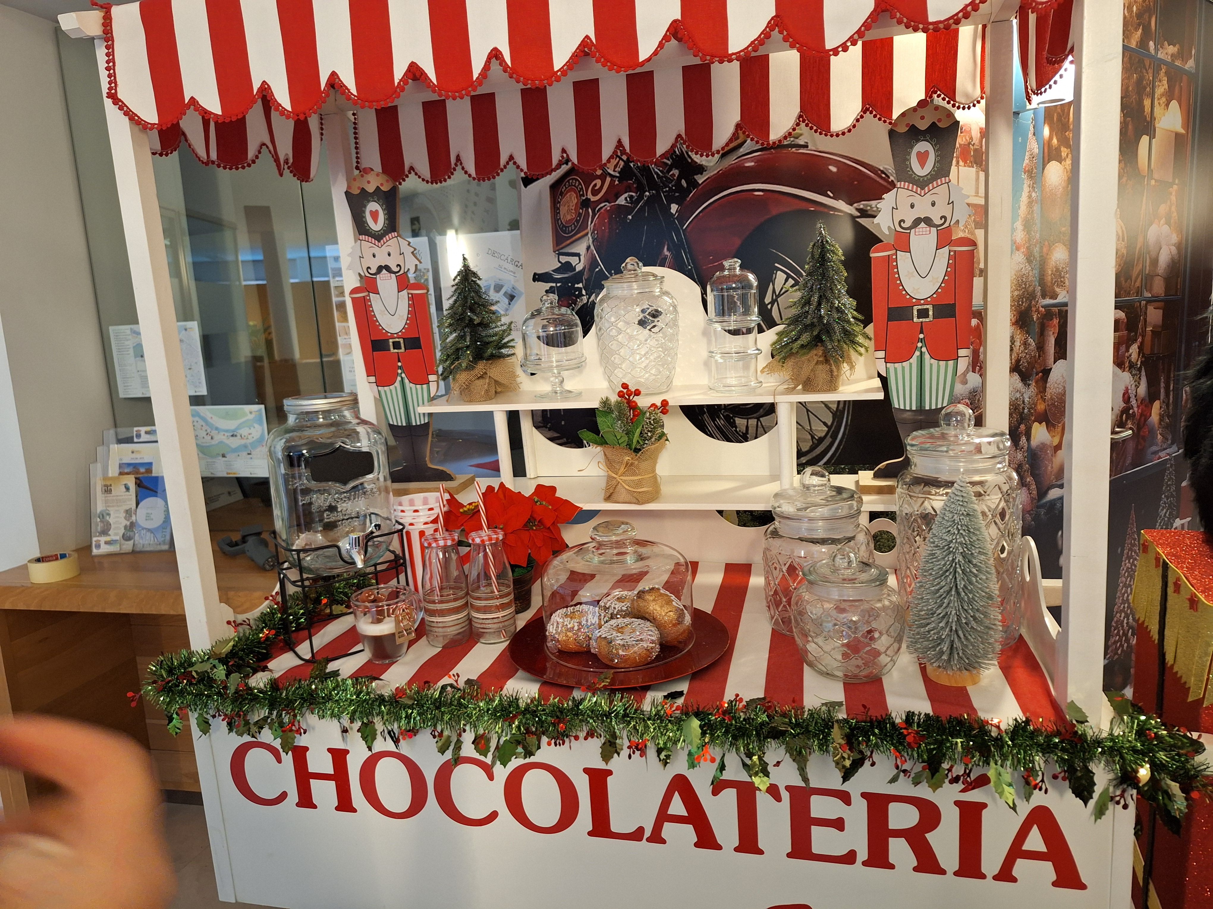 Belén Navideño y decoración tienda juguetes en el Ayuntamiento de Santa Marta