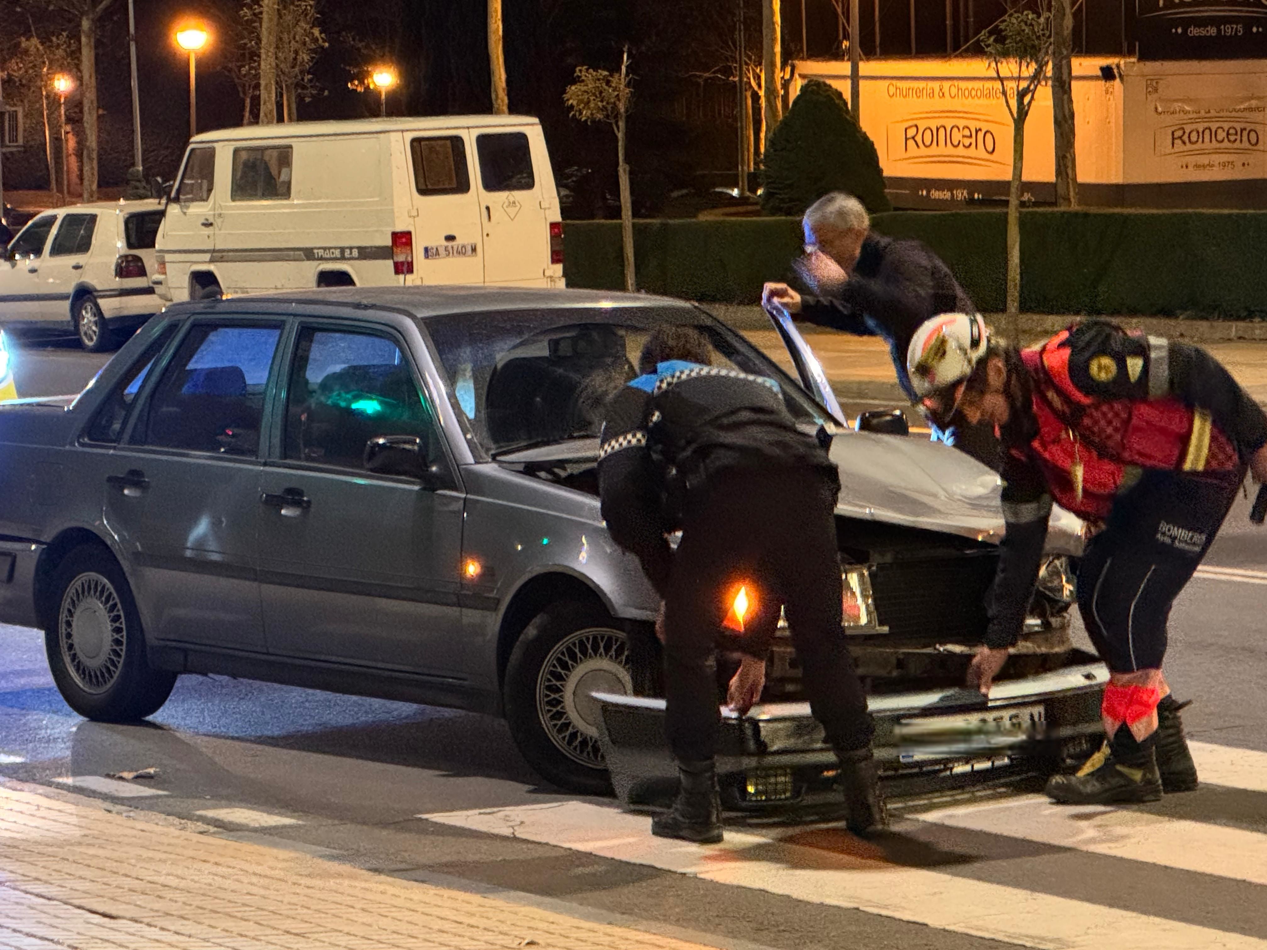 Accidente en el cruce de la calle Valles Mineros con la Bañeza