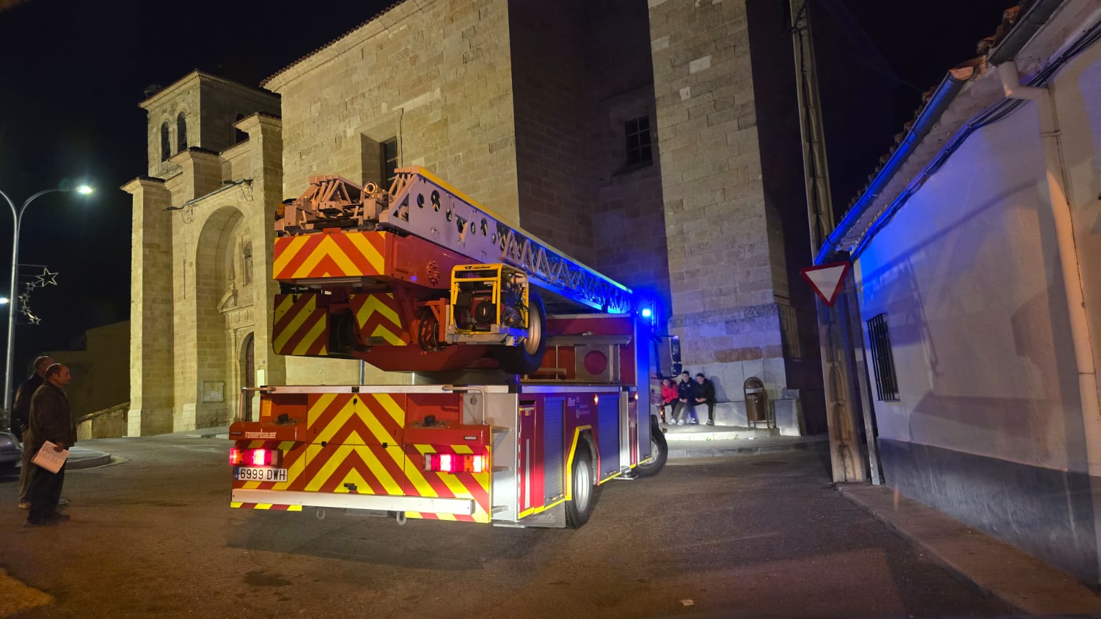 Bomberos en Villares