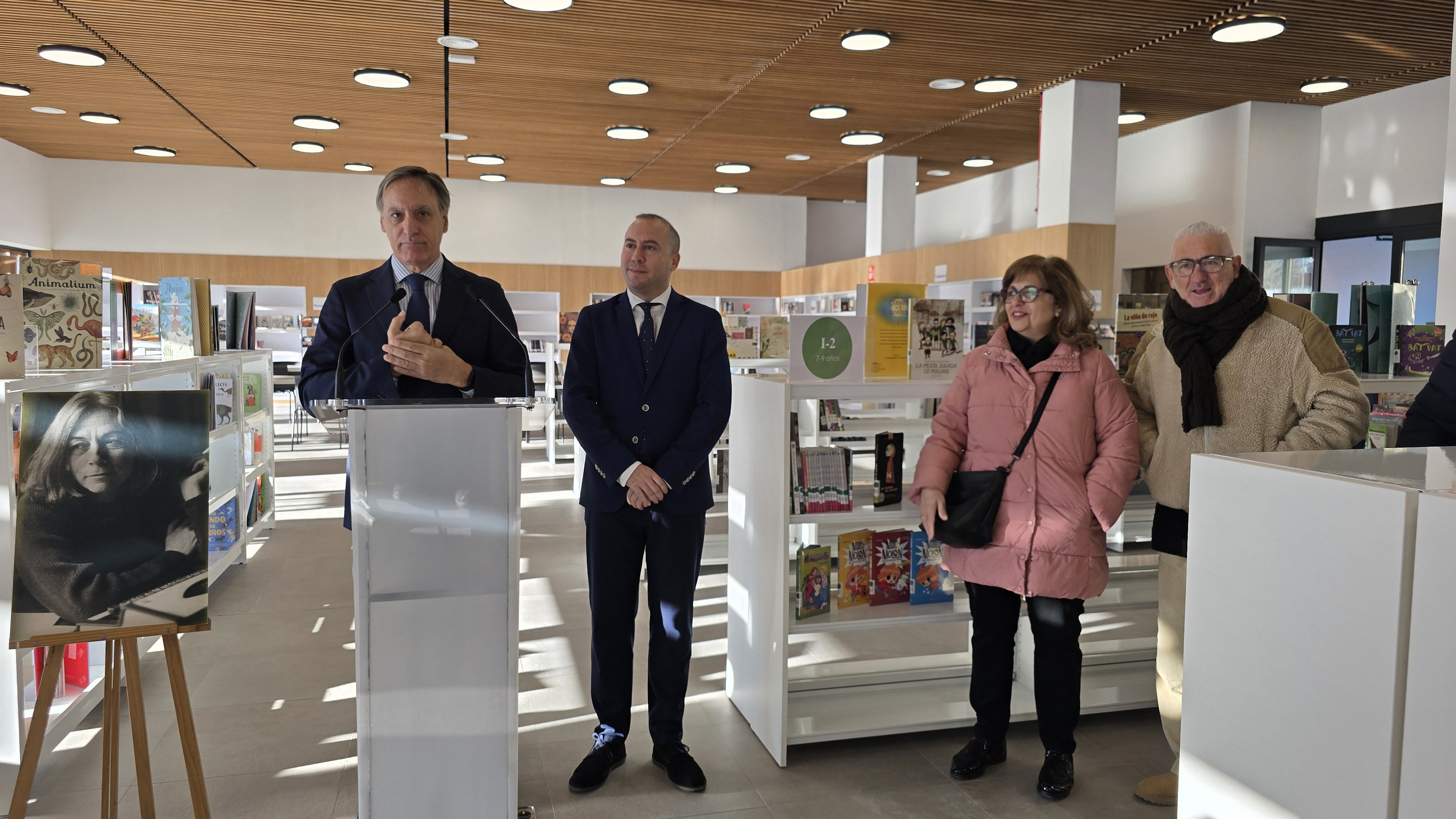 Apertura de la nueva Biblioteca Municipal Carmen Martín Gaite