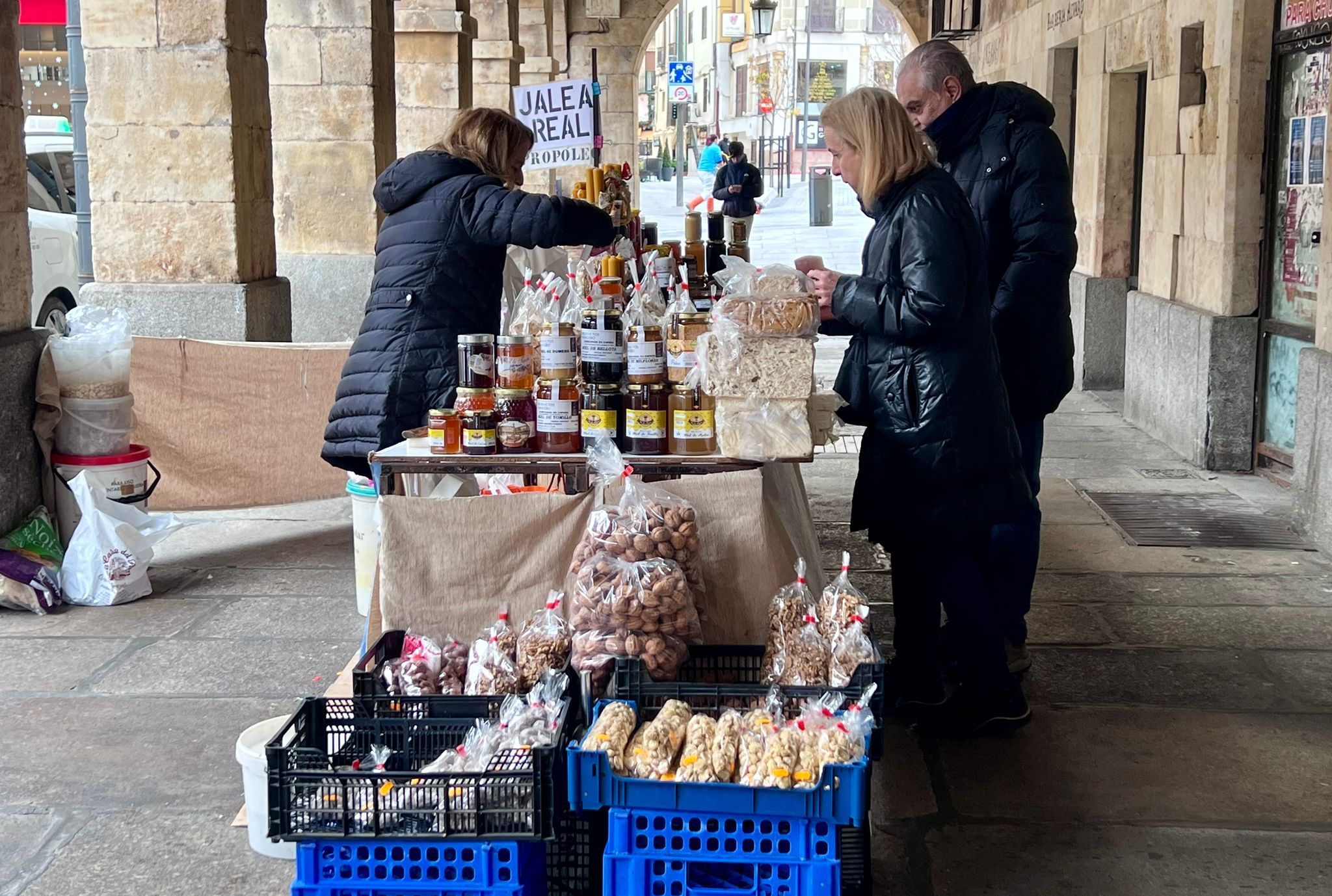 Turroneras de La Alberca en los soportales de la Plaza Mayor de Salamanca 