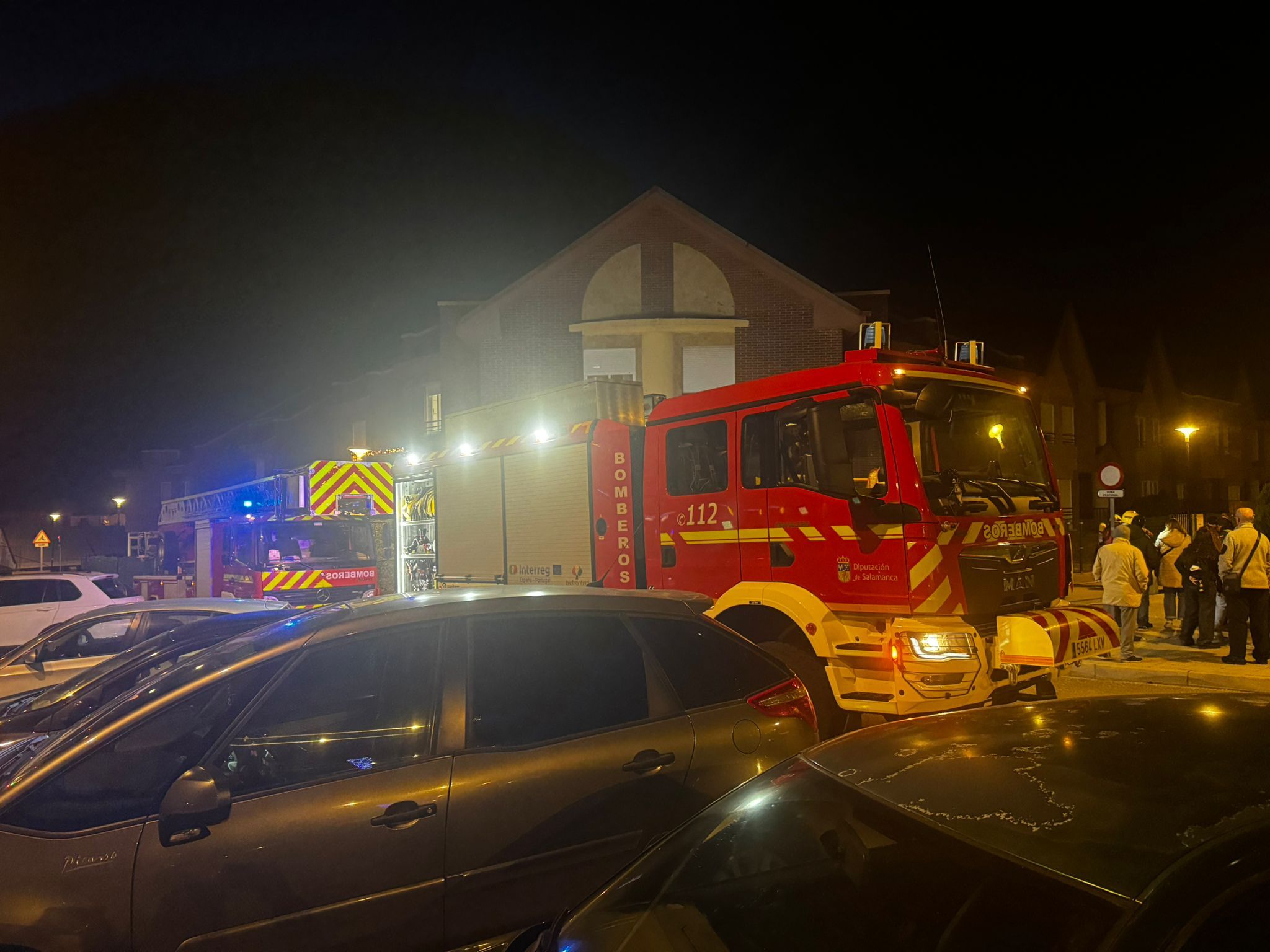 Bomberos de la Diputación de Salamanca en Villamayor de la Armuña en un incendio en la cocina de una academia