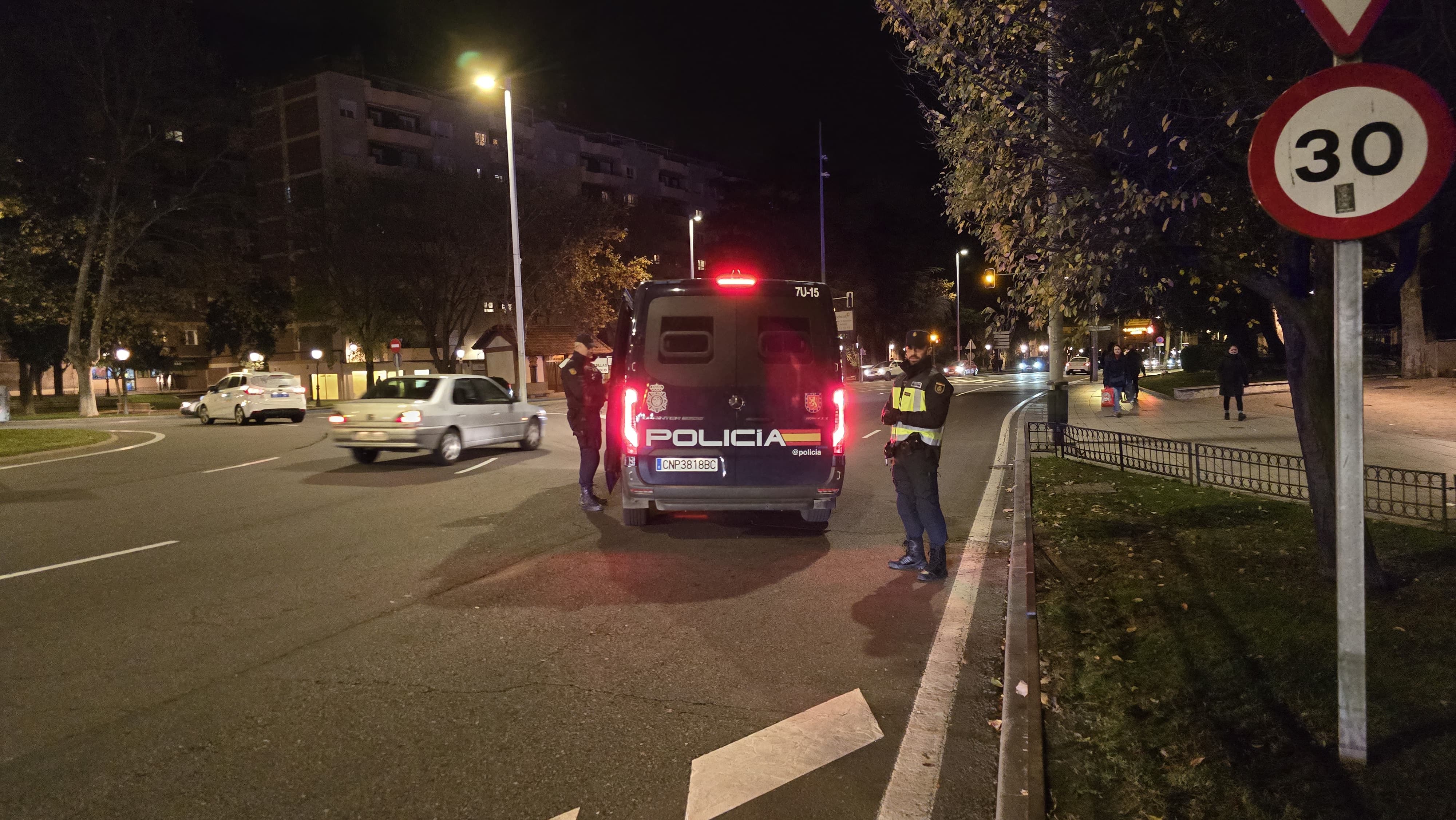 Contro policial en la avenida de los Agustinos Recoletos. Fotos Andrea M.  (3)