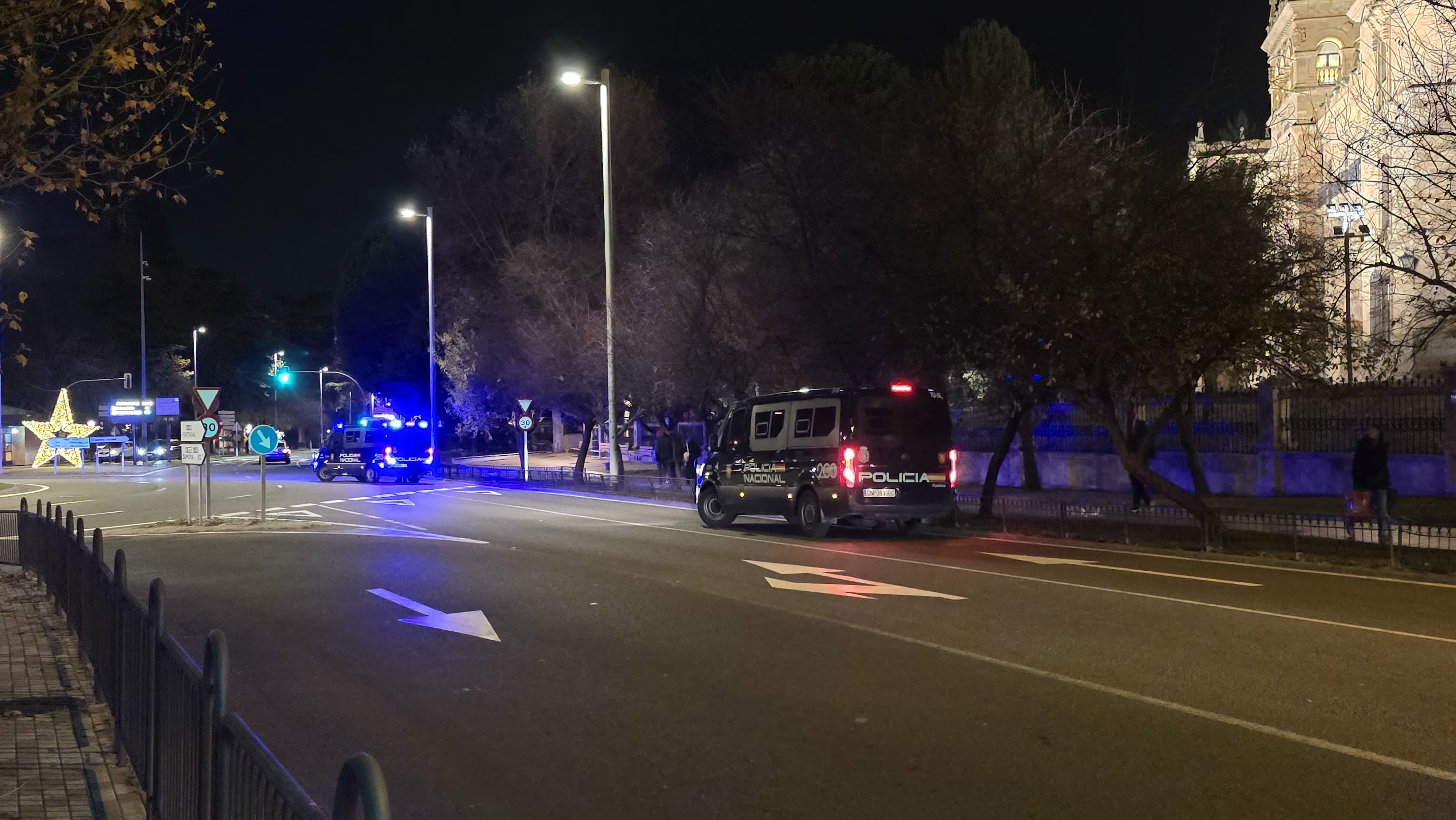 Contro policial en la avenida de los Agustinos Recoletos. Fotos Andrea M.  (1)