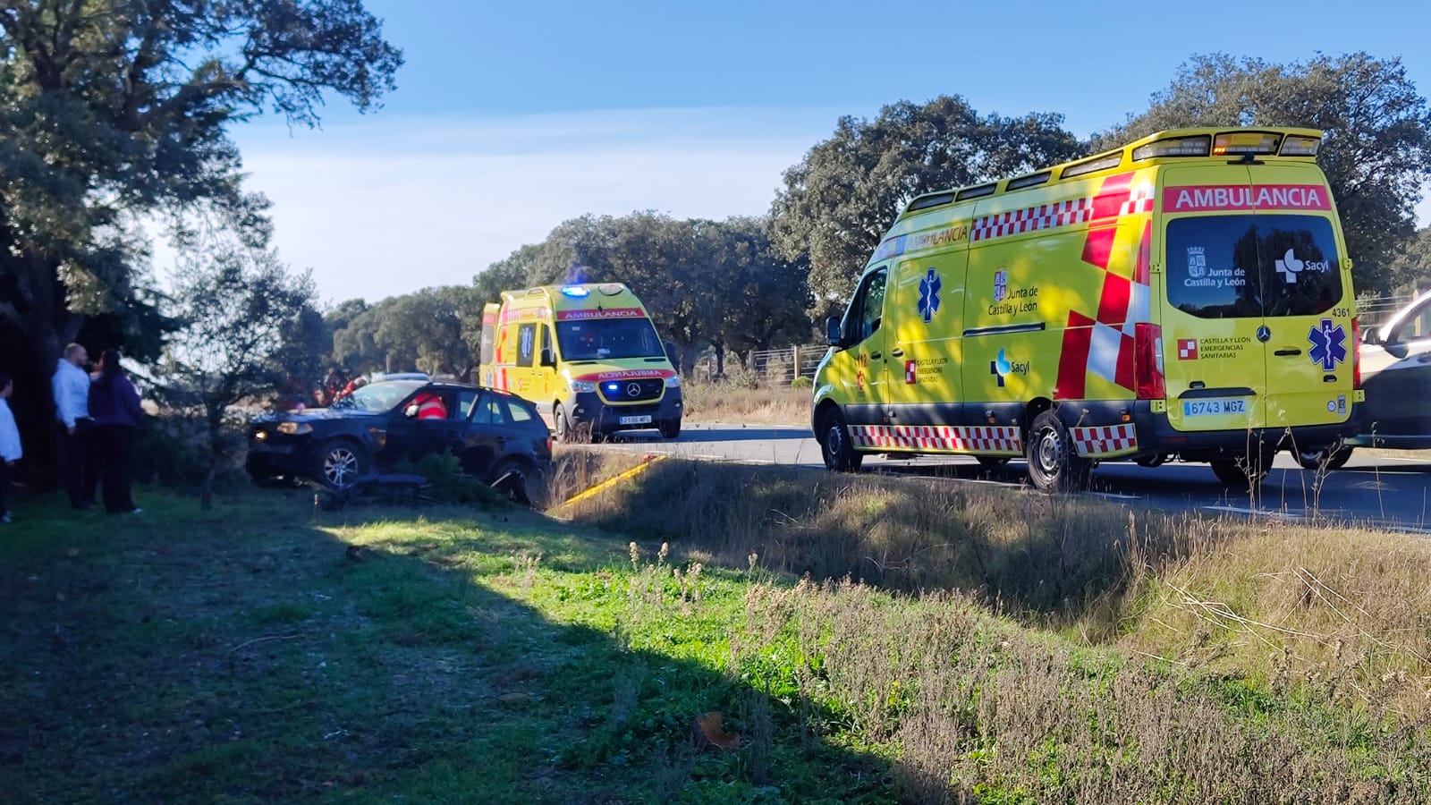 Dos heridos tras la salida de vía de un coche en Mozárbez