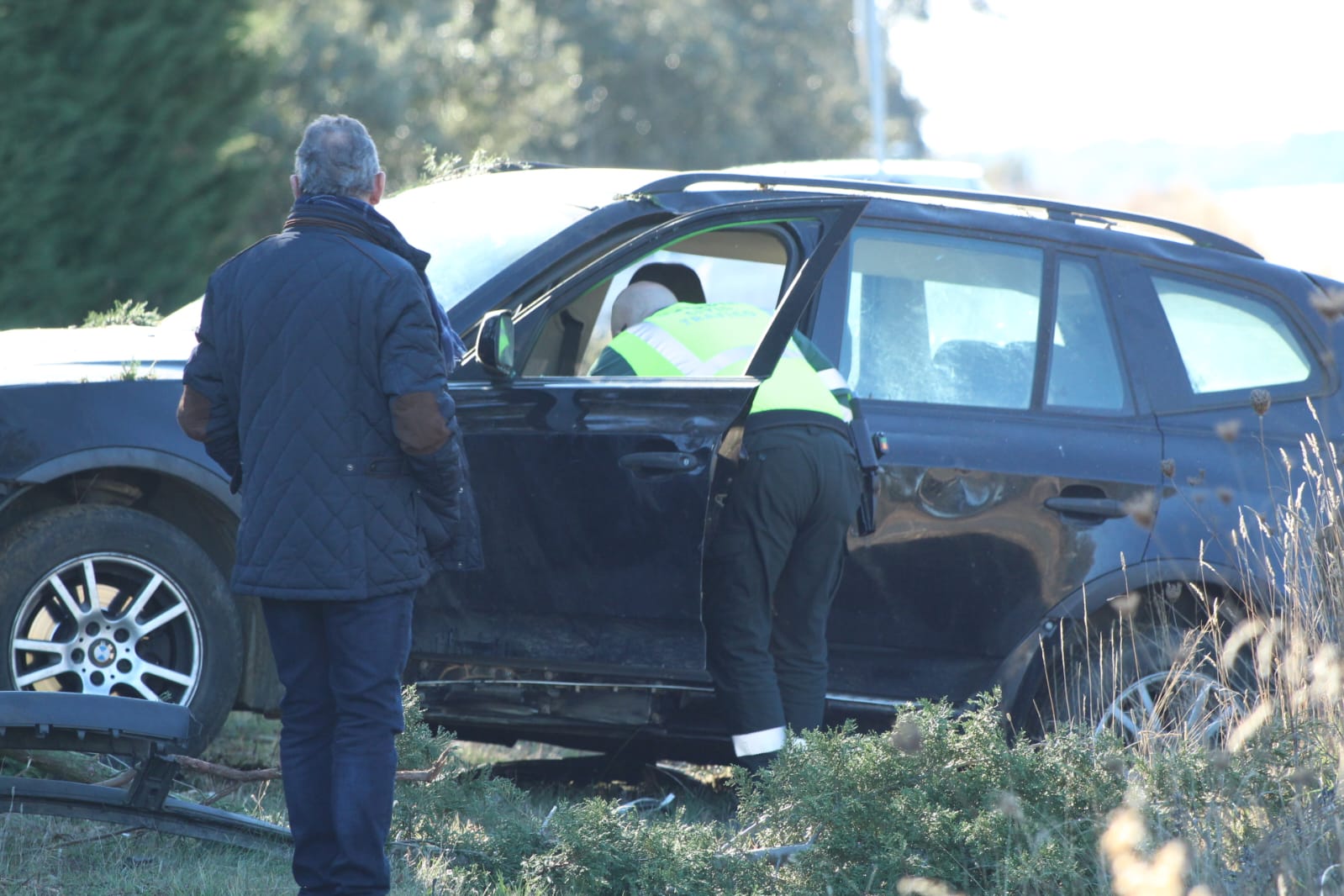 Dos heridos tras la salida de vía de un coche en Mozárbez