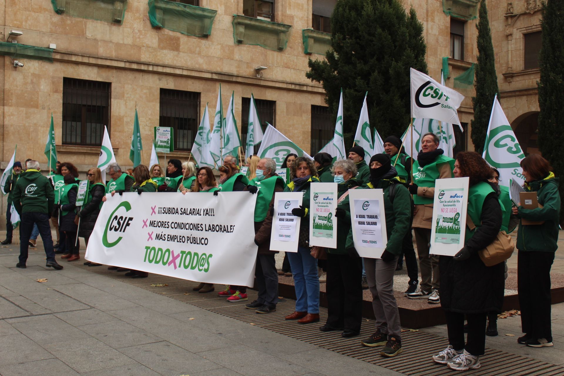 CSIF vuelve a protestar por MUFACE en Salamanca