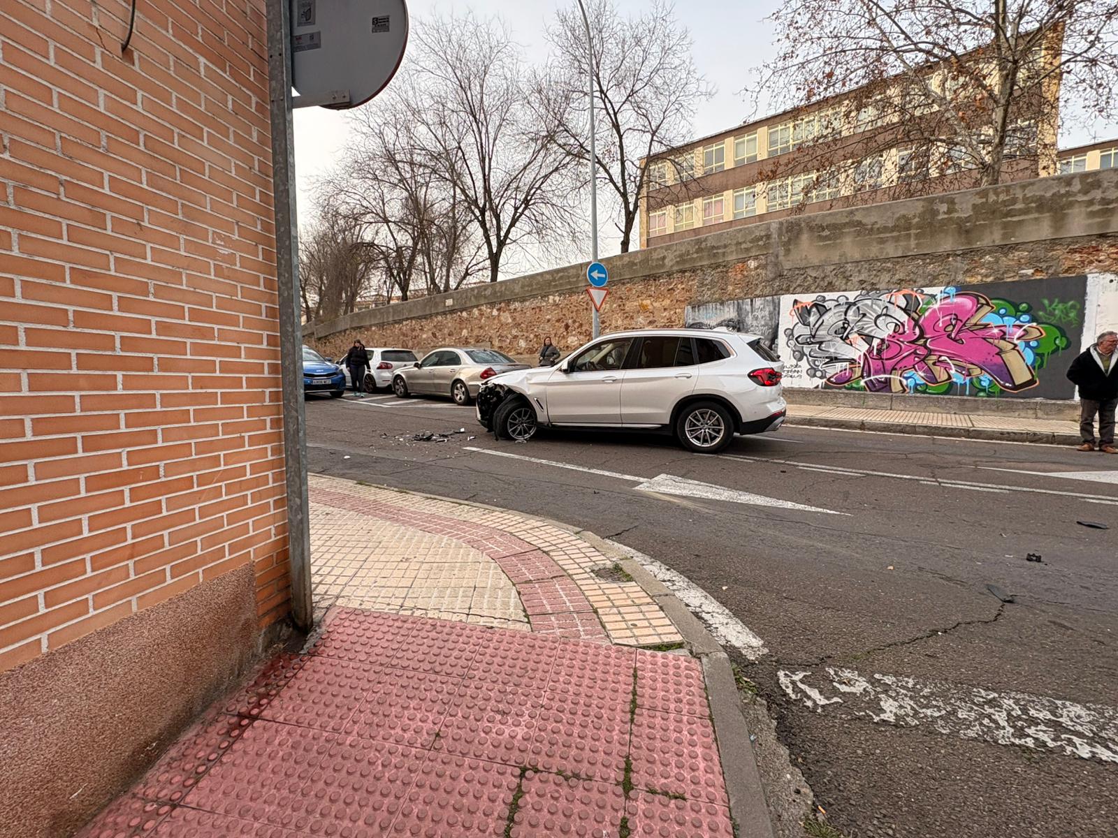 Un accidente entre dos turismos se salda sin heridos en la calle Alegría