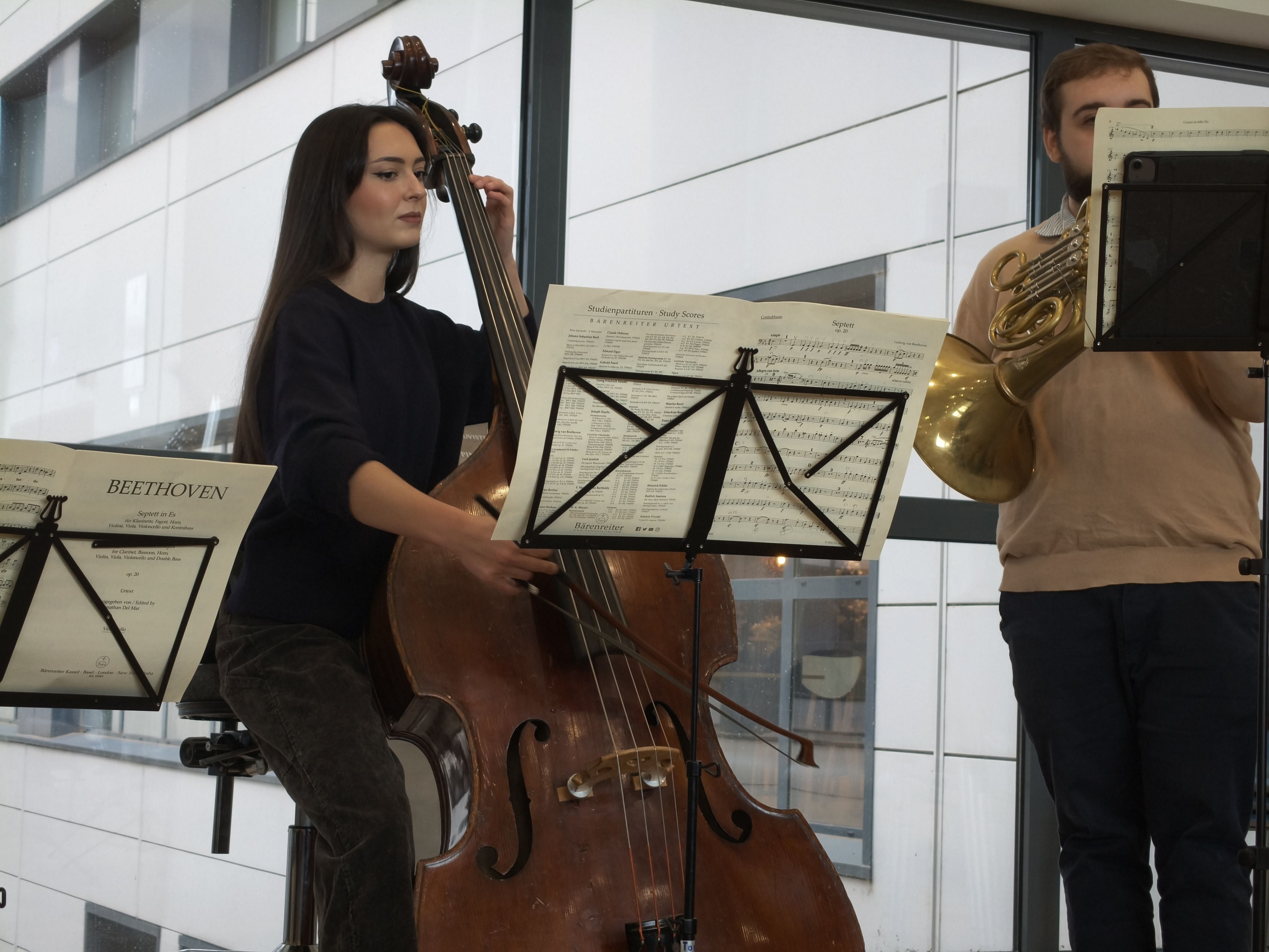 El CAUSA acoge un concierto de temática navideña, en esta ocasión enmarcado dentro del ciclo ‘Encuentro de Invierno 2024: Música de Cámara y Voluntariado’ de la Orquesta Sinfónica de Castilla y León Joven