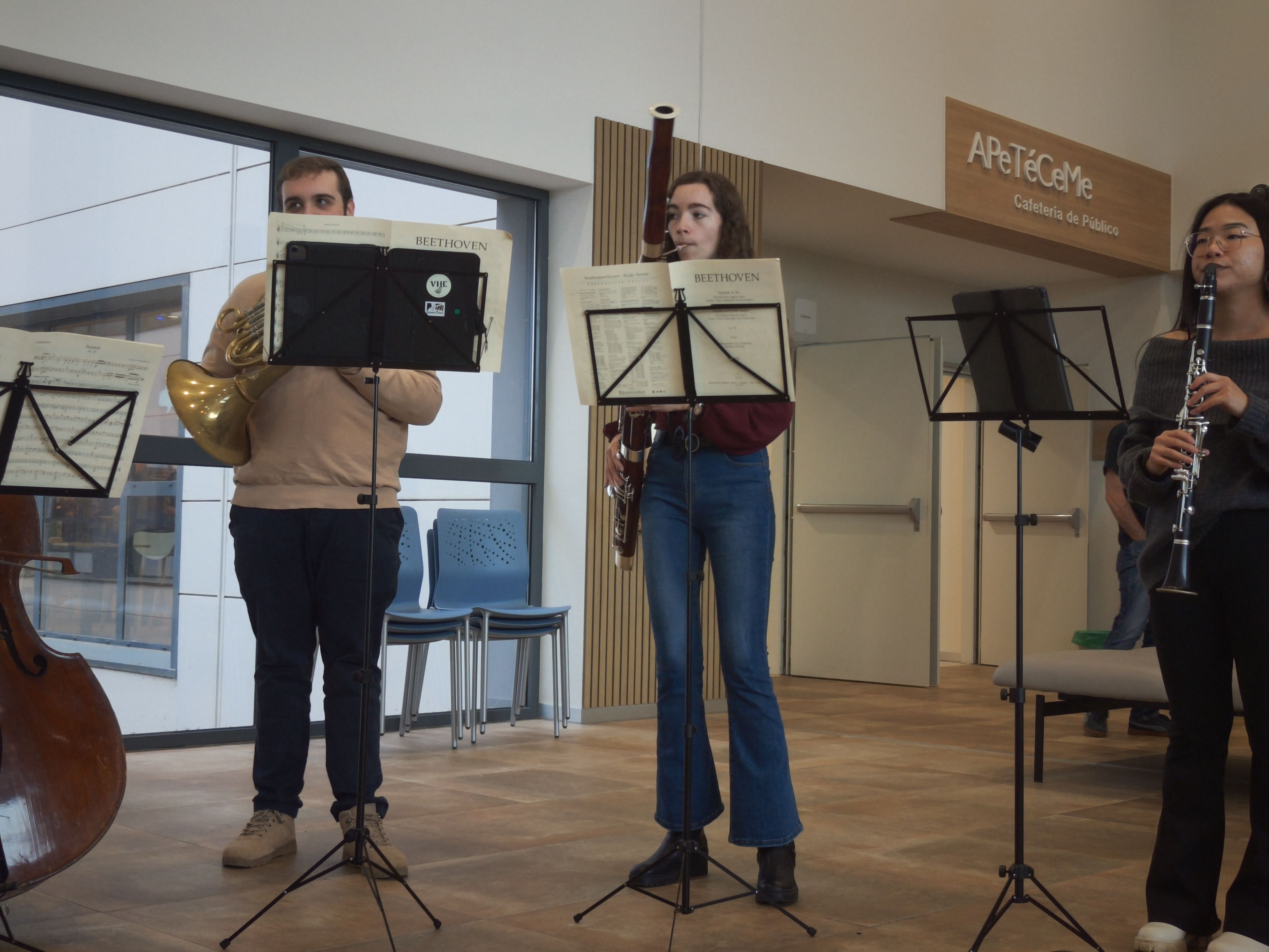 El CAUSA acoge un concierto de temática navideña, en esta ocasión enmarcado dentro del ciclo ‘Encuentro de Invierno 2024: Música de Cámara y Voluntariado’ de la Orquesta Sinfónica de Castilla y León Joven