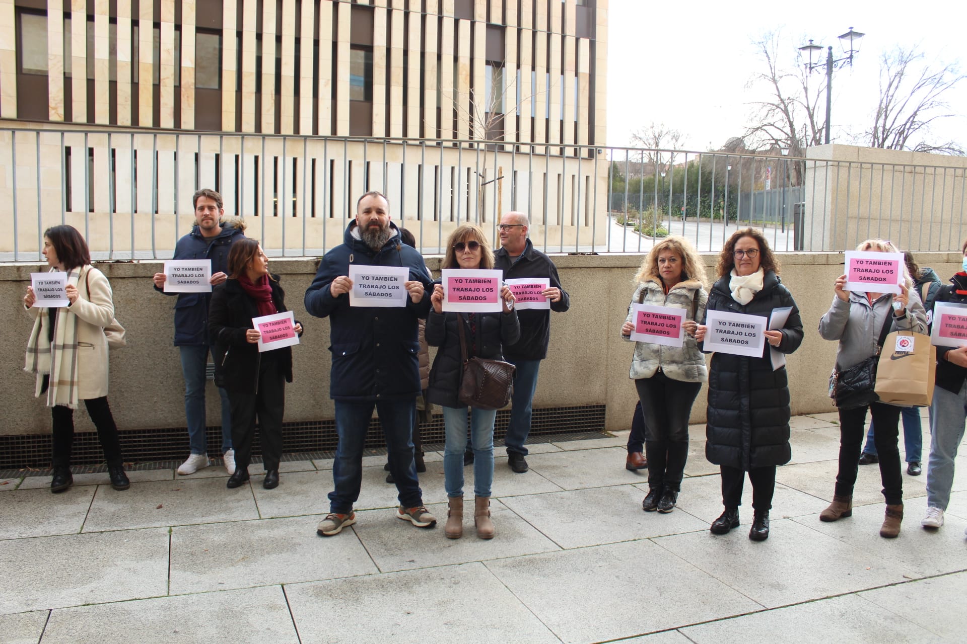 GALERÍA | Gritos de protesta del personal sanitario de Salamanca a Mañueco y al consejero de Sanidad