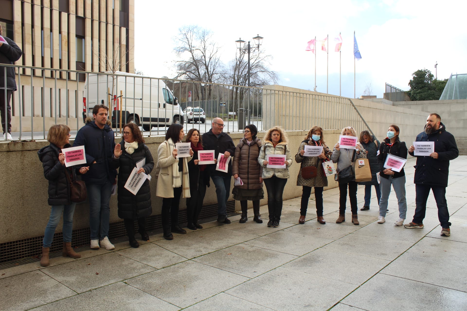 GALERÍA | Gritos de protesta del personal sanitario de Salamanca a Mañueco y al consejero de Sanidad