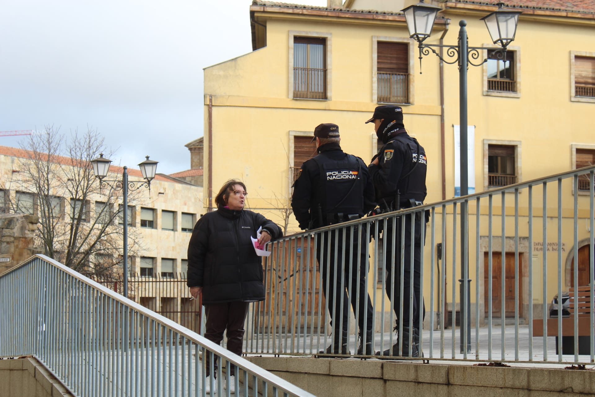 GALERÍA | Gritos de protesta del personal sanitario de Salamanca a Mañueco y al consejero de Sanidad