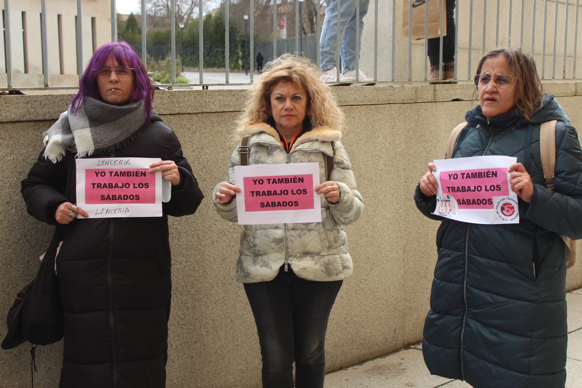 GALERÍA | Gritos de protesta del personal sanitario de Salamanca a Mañueco y al consejero de Sanidad