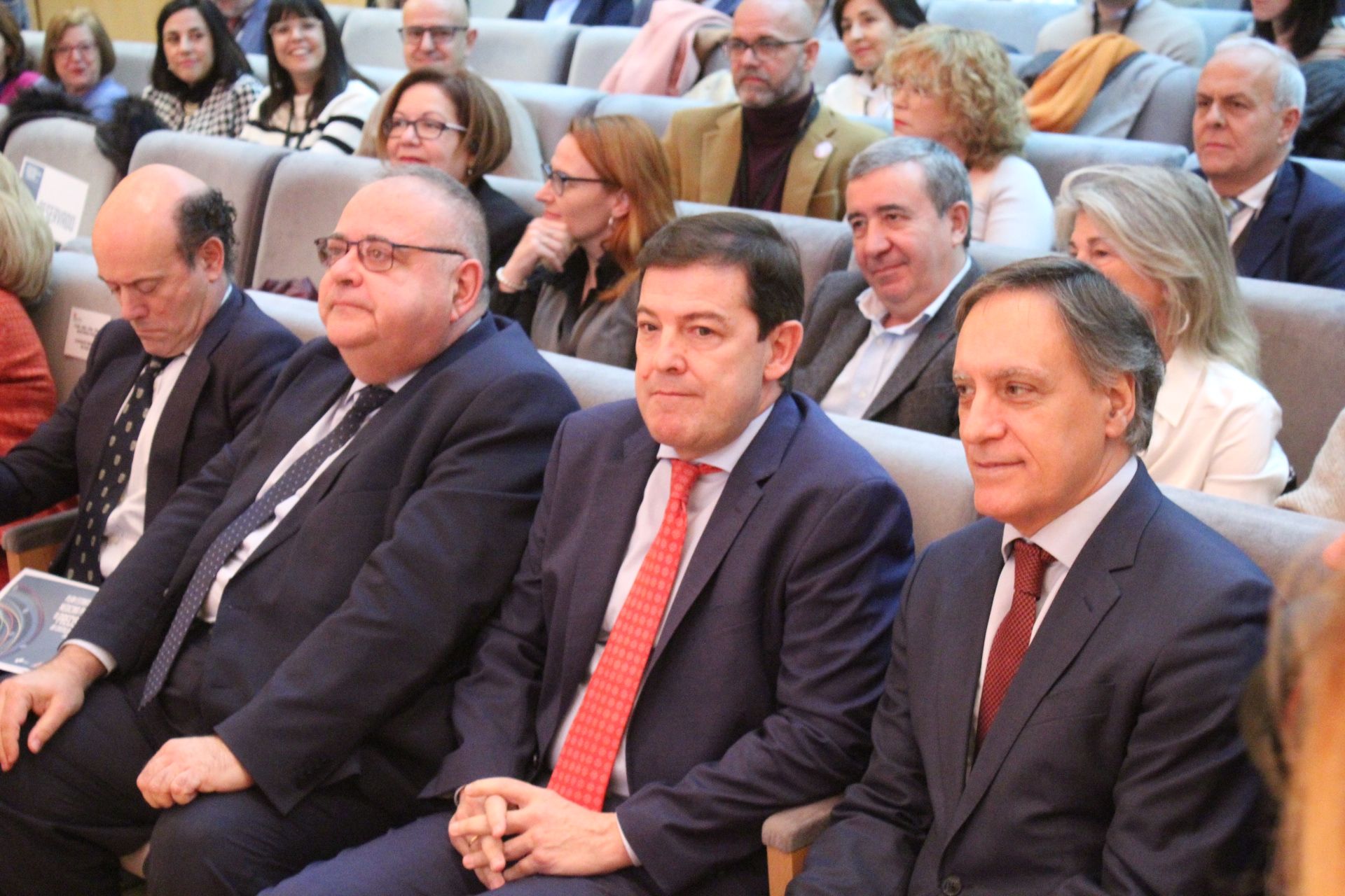 Alfonso Fernández Mañueco presenta el Plan Estratégico de Medicina Personalizada de Precisión de Castilla y León 2024-2030