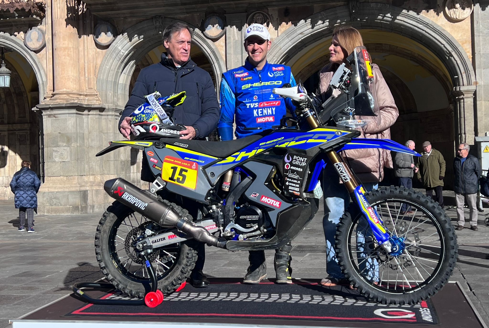 Lorenzo Santolino en la Plaza Mayor de Salamanca 