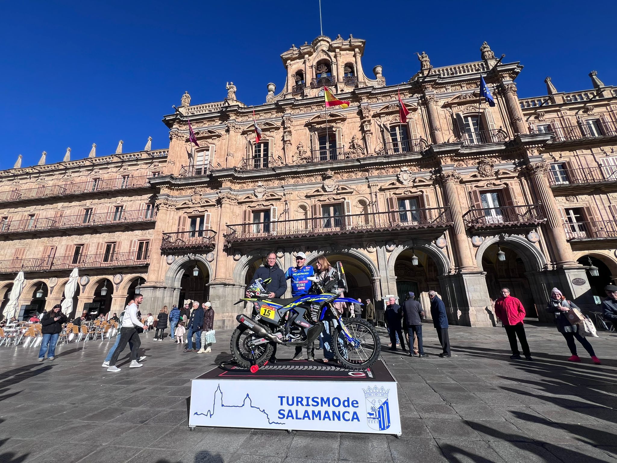 Lorenzo Santolino en la Plaza Mayor de Salamanca 