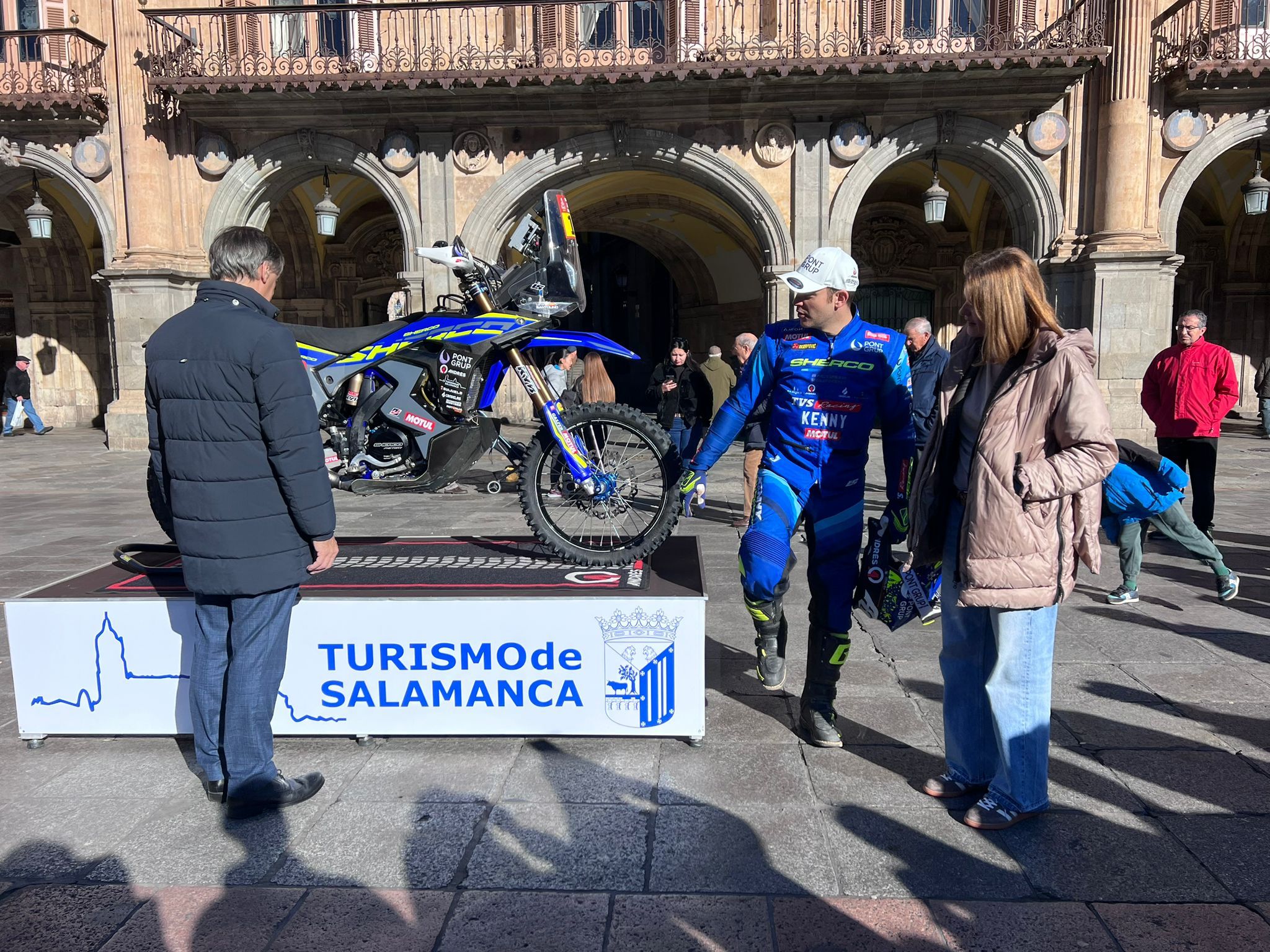 Lorenzo Santolino en la Plaza Mayor de Salamanca 