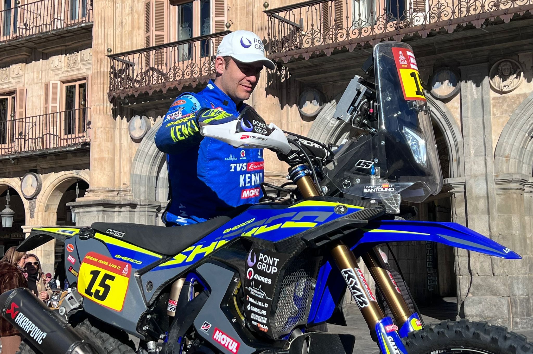 Lorenzo Santolino en la Plaza Mayor de Salamanca 