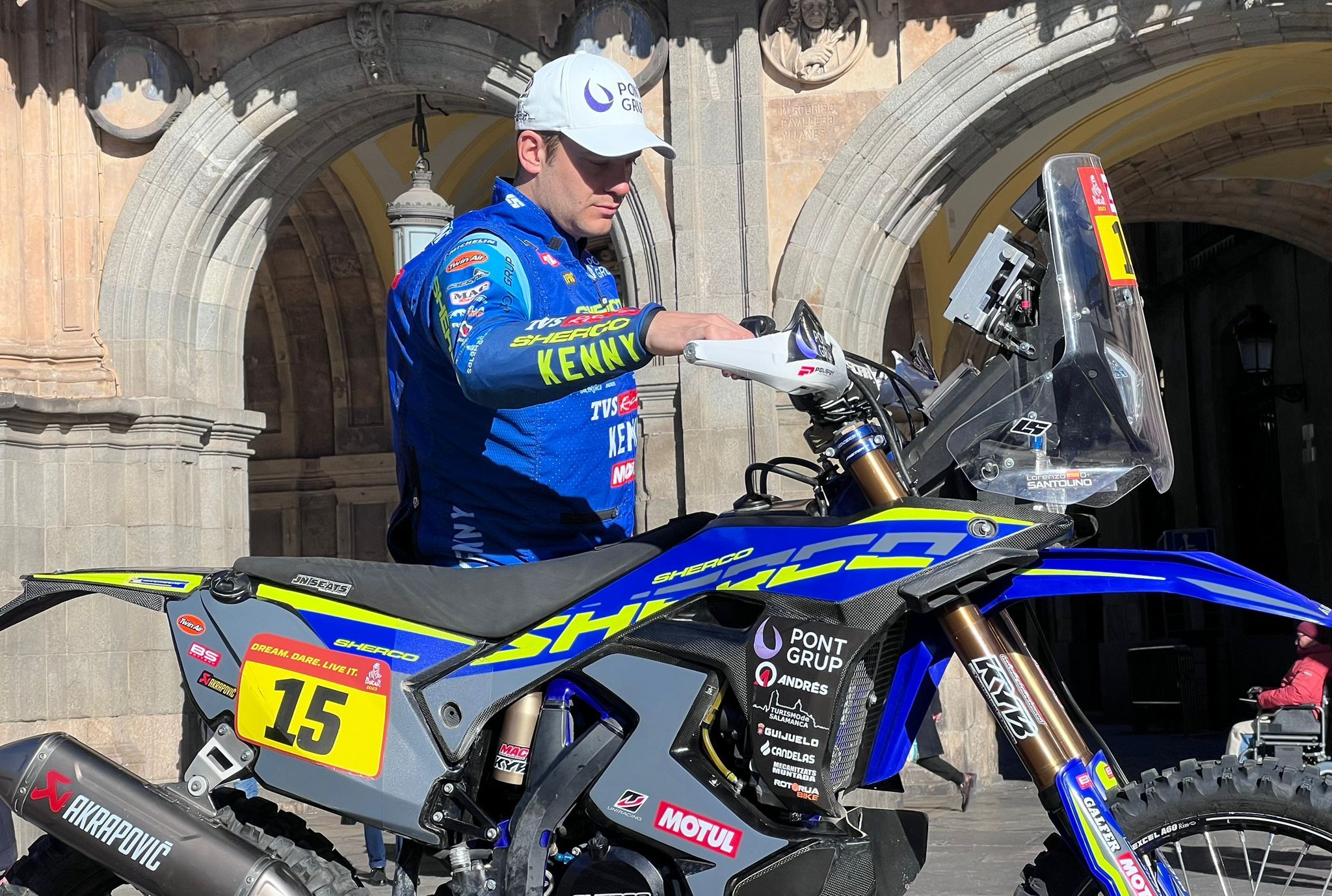 Lorenzo Santolino en la Plaza Mayor de Salamanca 