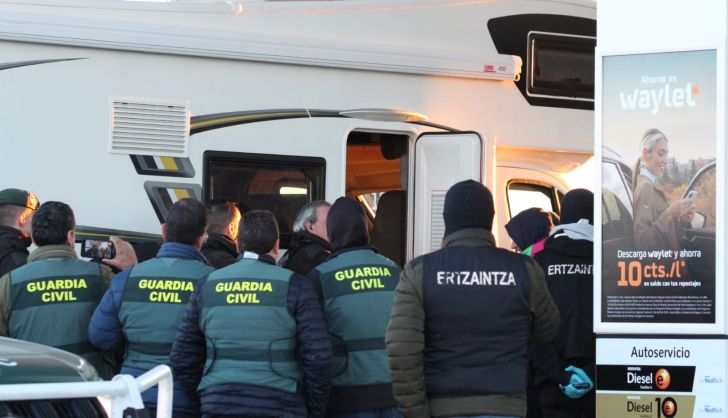 Detenidas tres personas en Robliza de Cojos. Foto: Mikel Antúnez