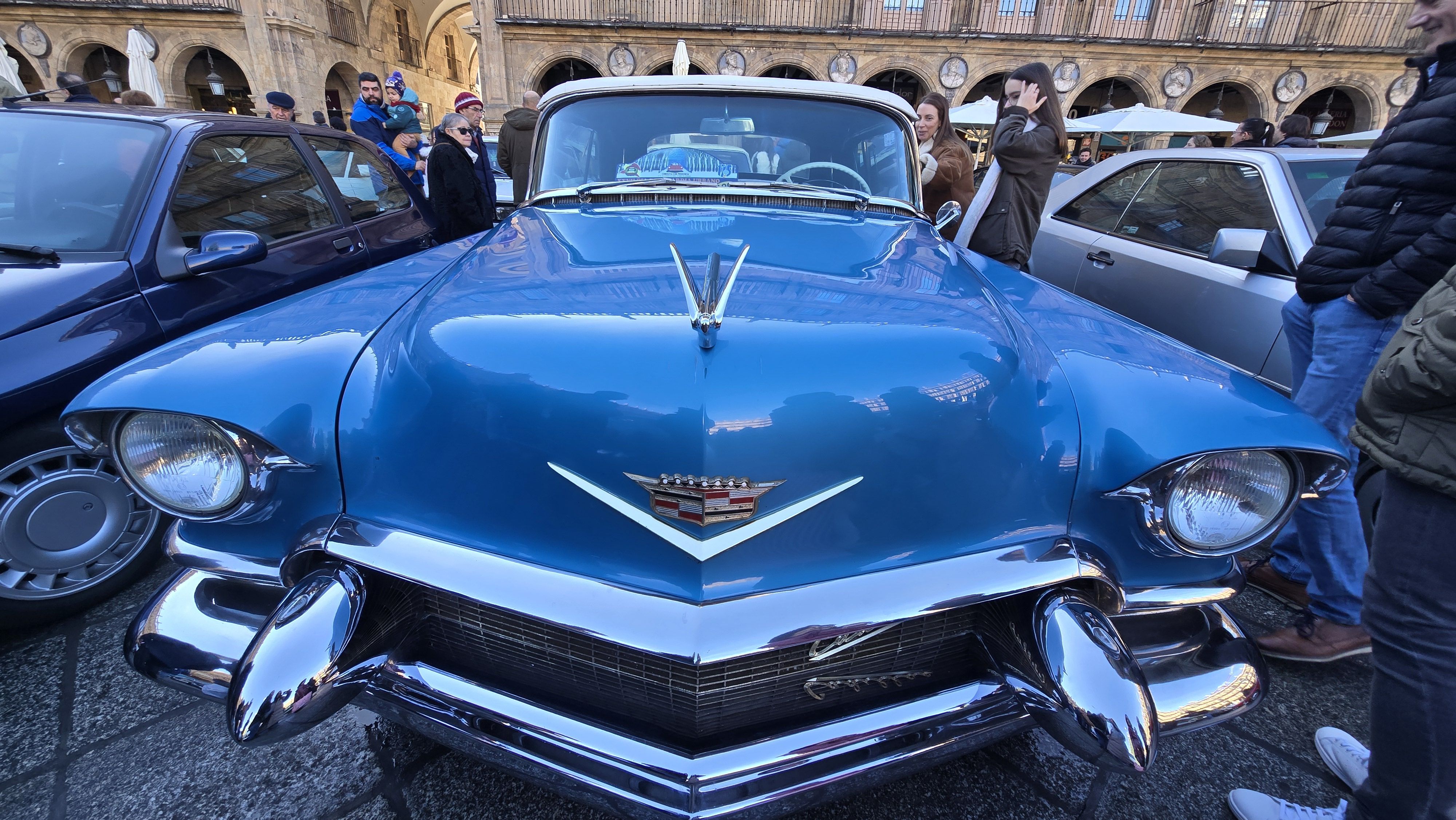 GALERÍA  | Coches clásicos en la Plaza Mayor de Salamanca