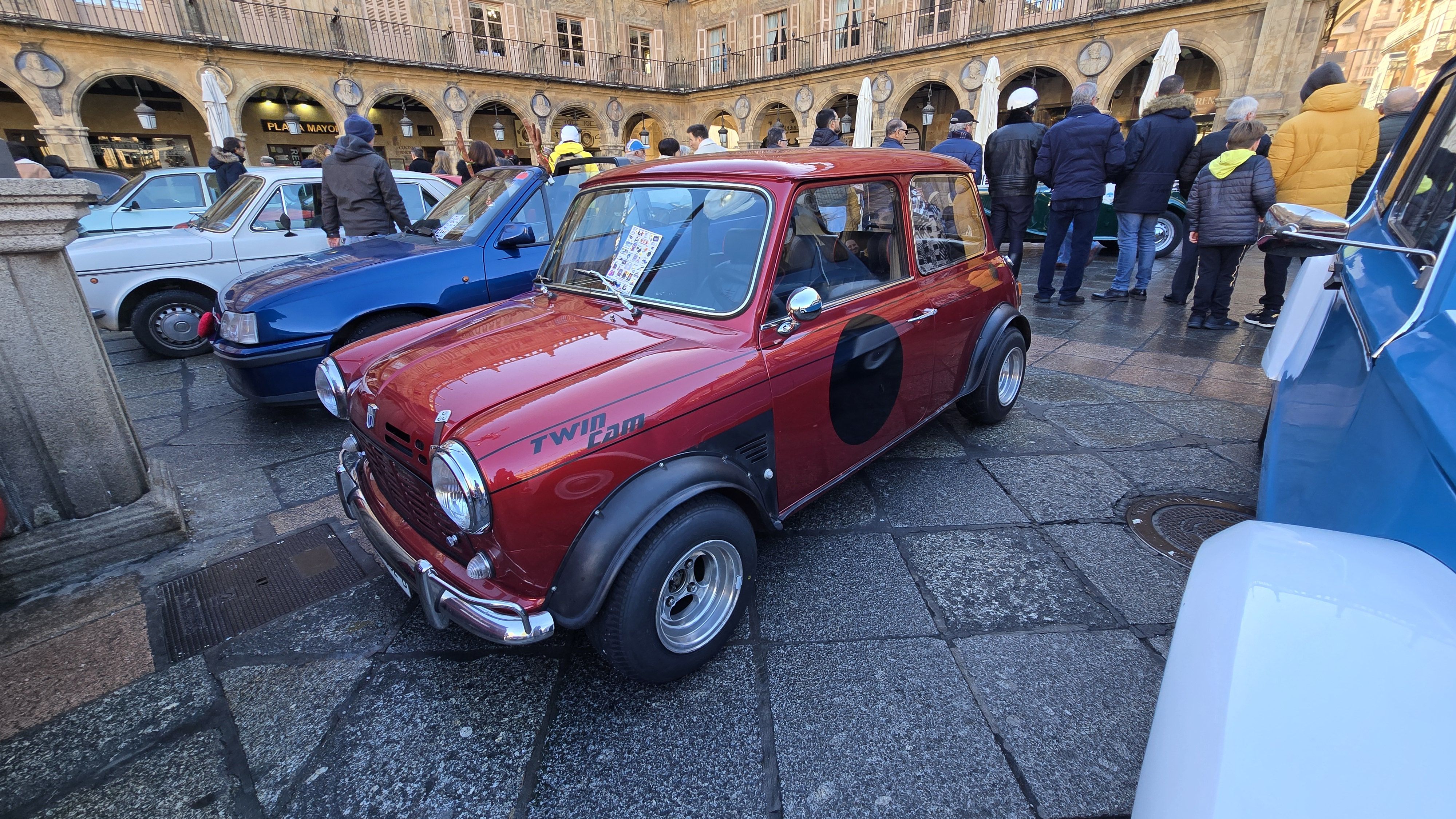 GALERÍA  | Coches clásicos en la Plaza Mayor de Salamanca