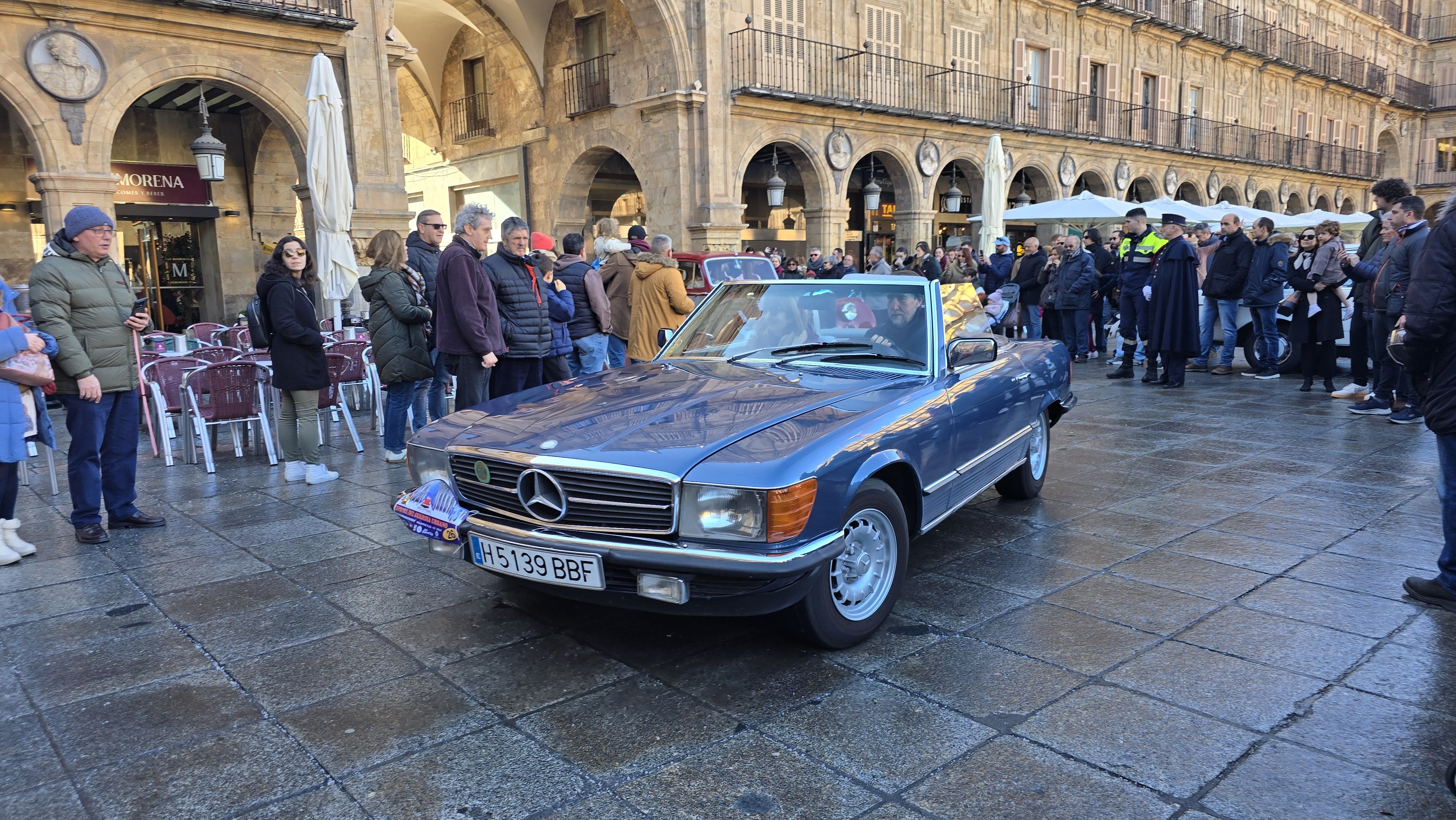 GALERÍA  | Coches clásicos en la Plaza Mayor de Salamanca