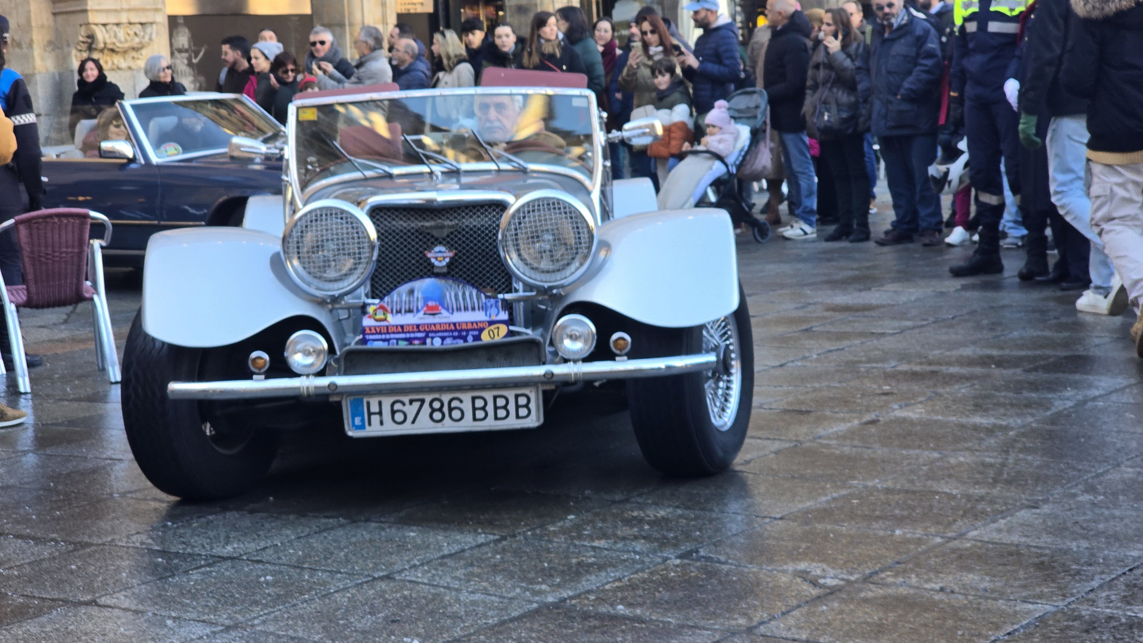 GALERÍA  | Coches clásicos en la Plaza Mayor de Salamanca