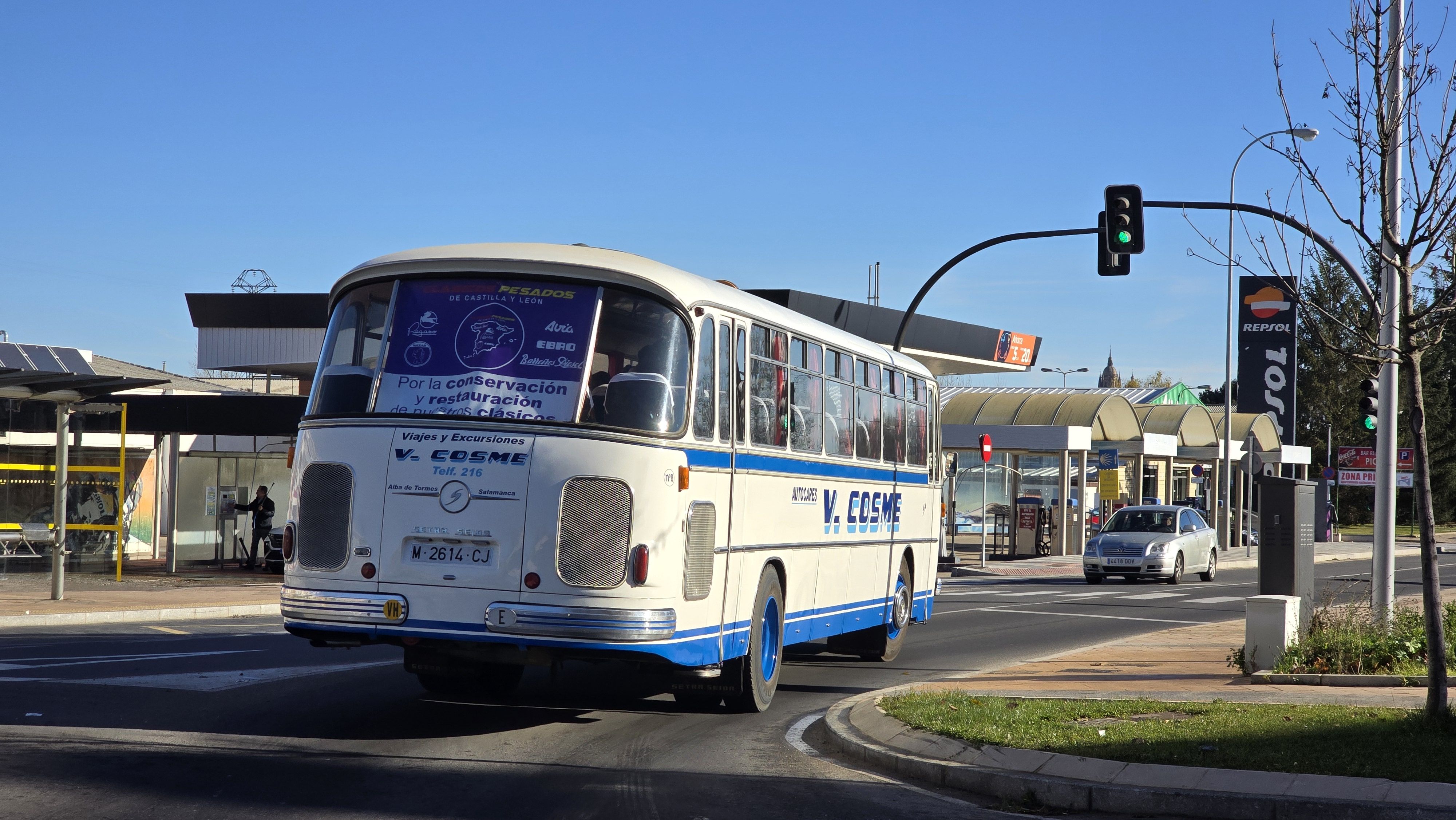 Autobús clásico que hizo el primer bus urbano de Salamanca hace cien años