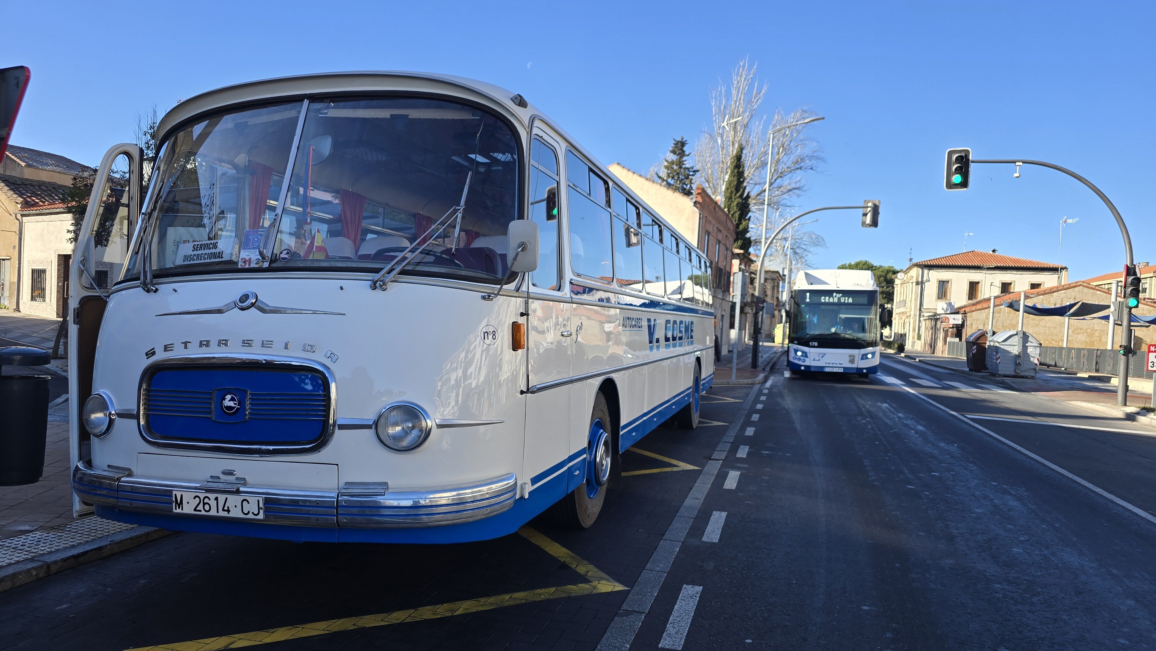 Autobús clásico que hizo el primer bus urbano de Salamanca hace cien años